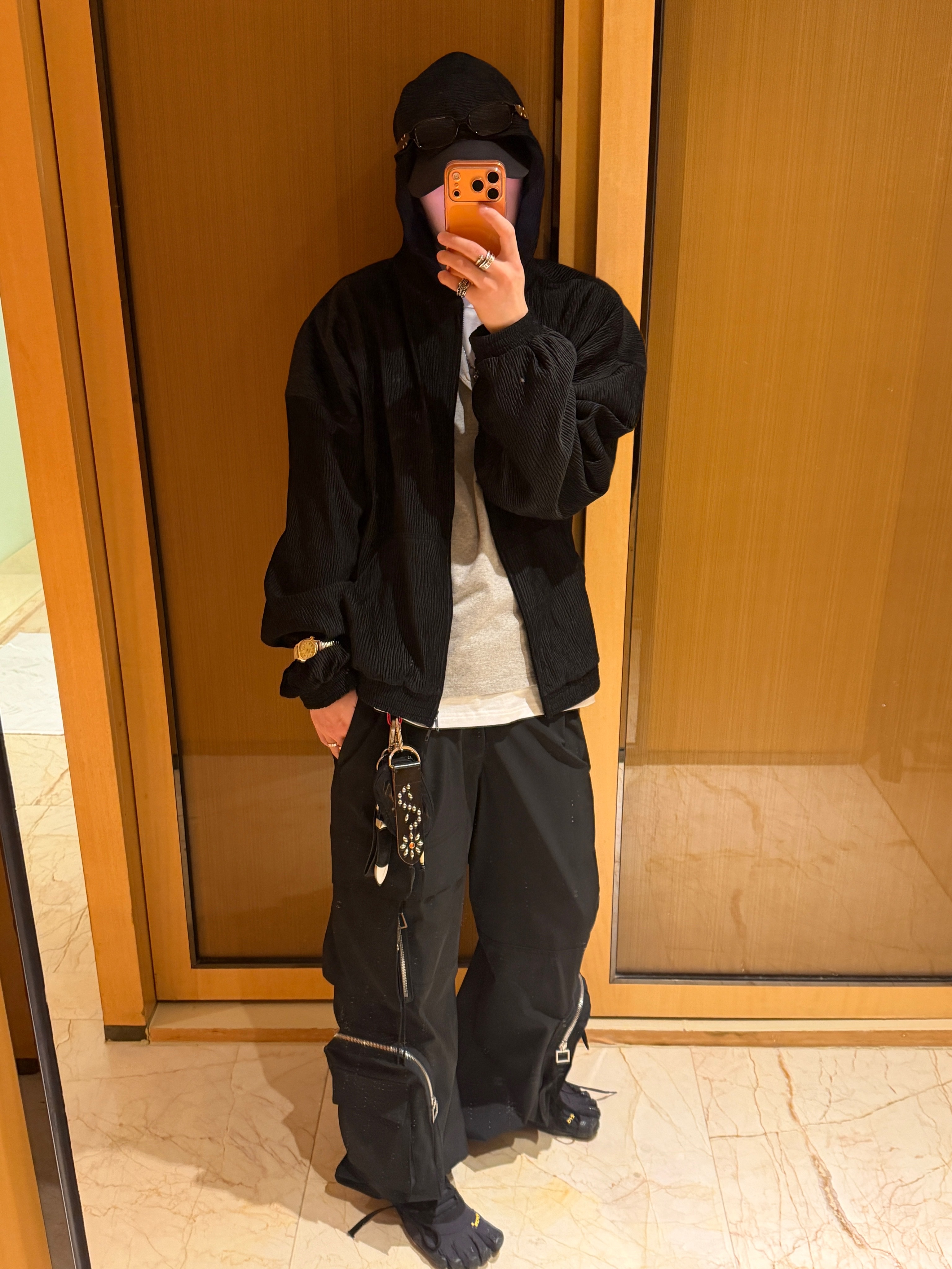 Nonnod Zen Pleats Zip Hoodie Black 착용 스타일 - 4