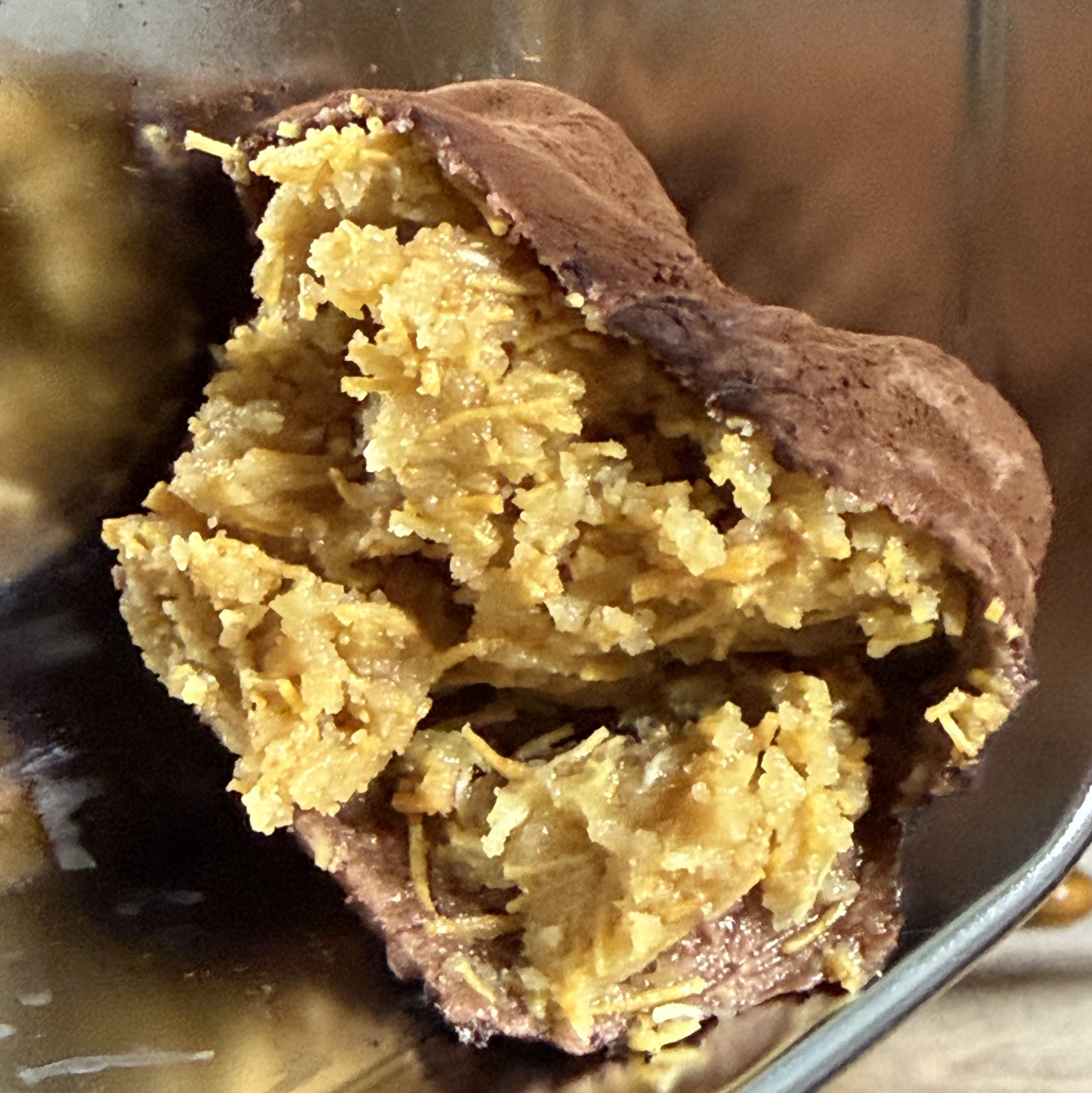 [KREAM 단독] tongtonge Dubai Style Chewy Cookies Pistachio Set 착용 스타일 - 4