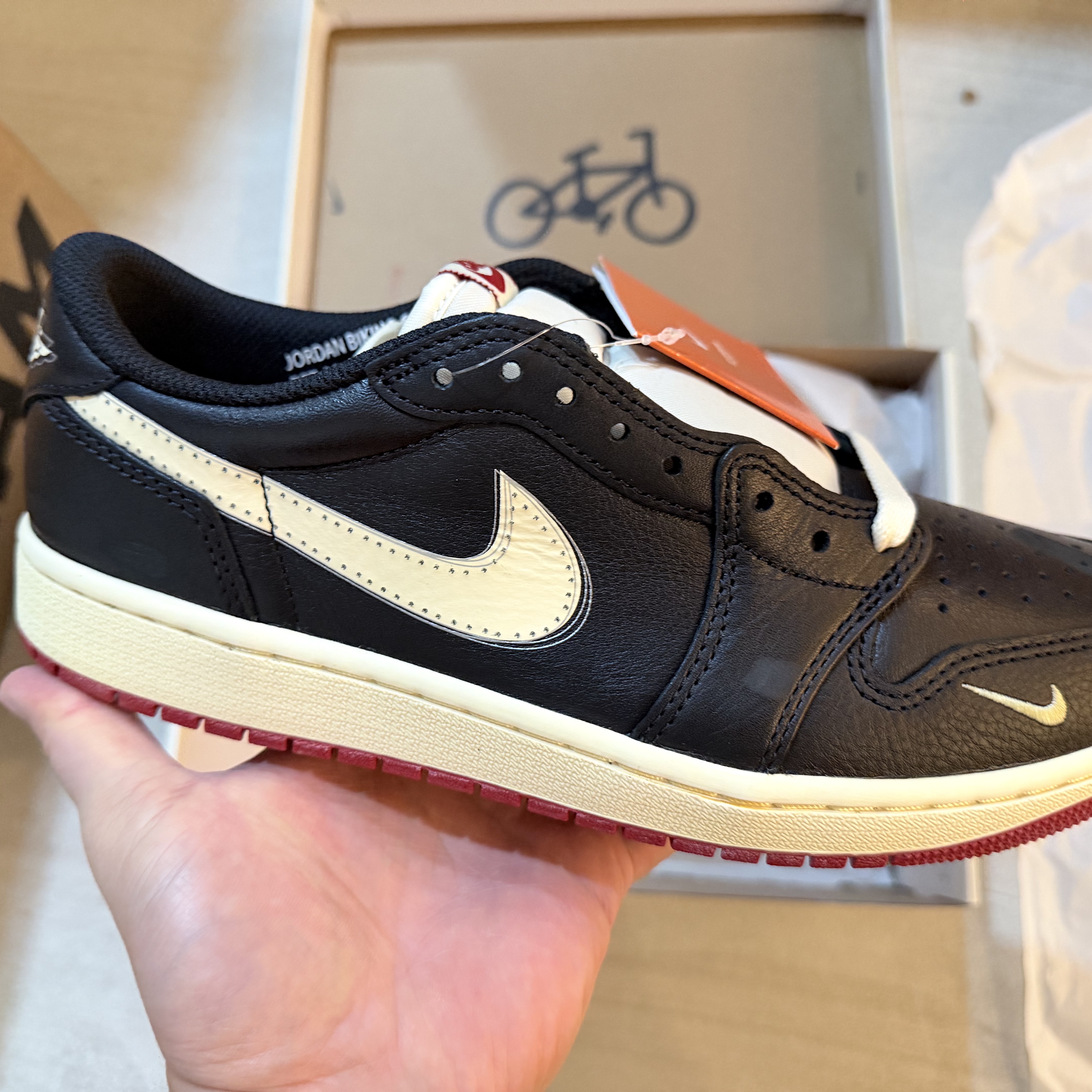 Jordan 1 x Nigel Sylvester Retro Low OG Better With Time 착용 스타일 - 4