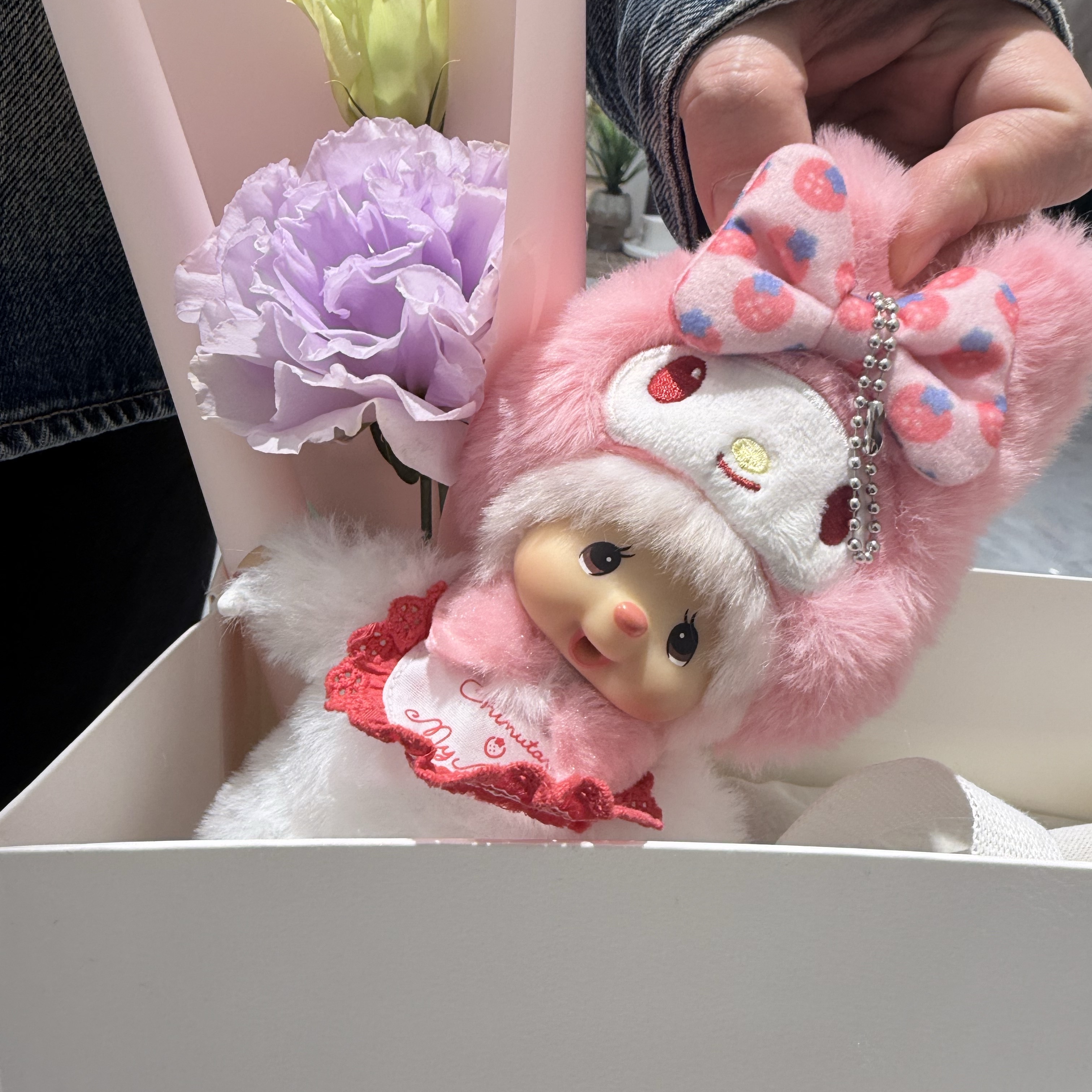 Monchhichi x Sanrio Characters My Melody Chimutan Keychain 착용 스타일