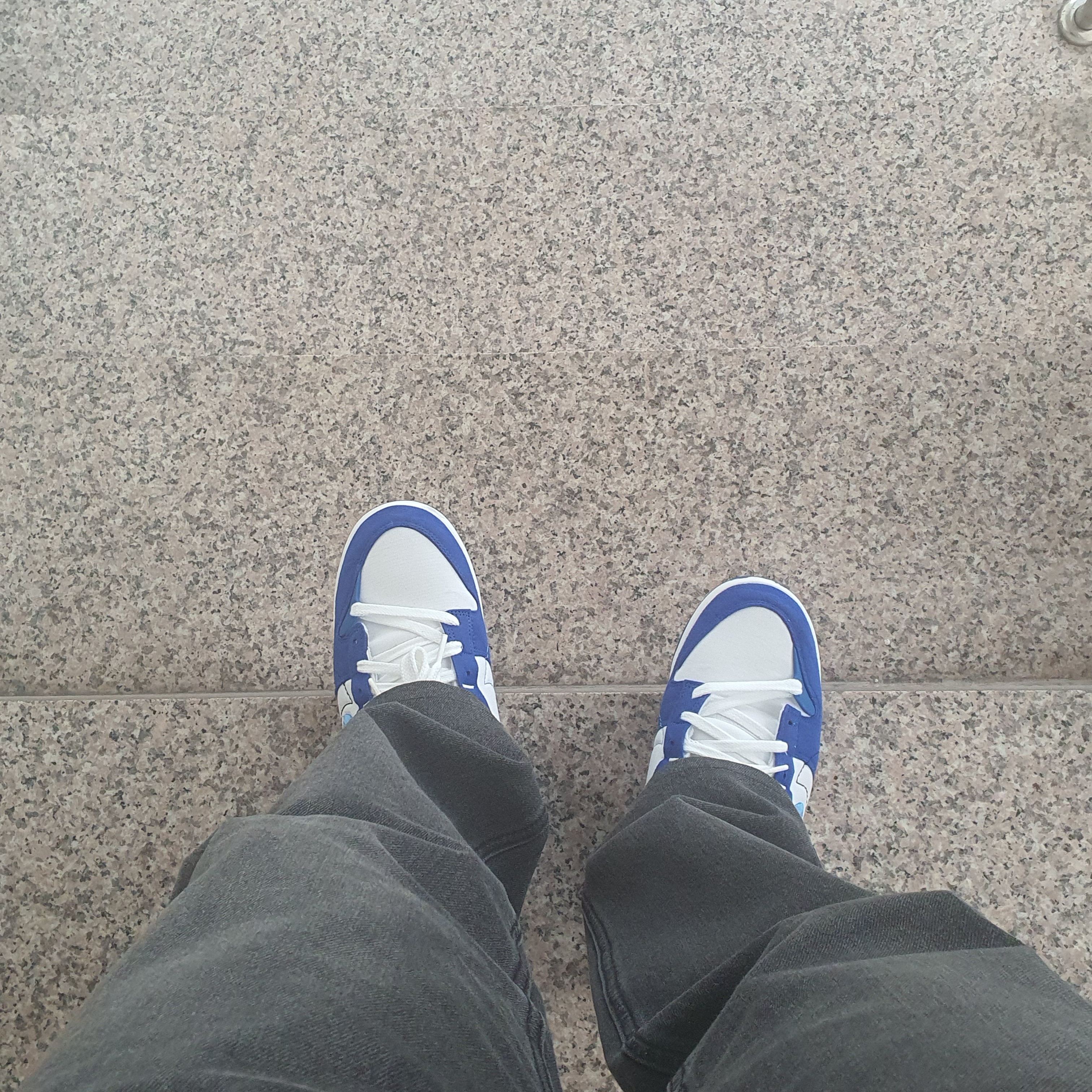 (W) Nike Dunk Low Disrupt 2 White and University Blue 착용 스타일