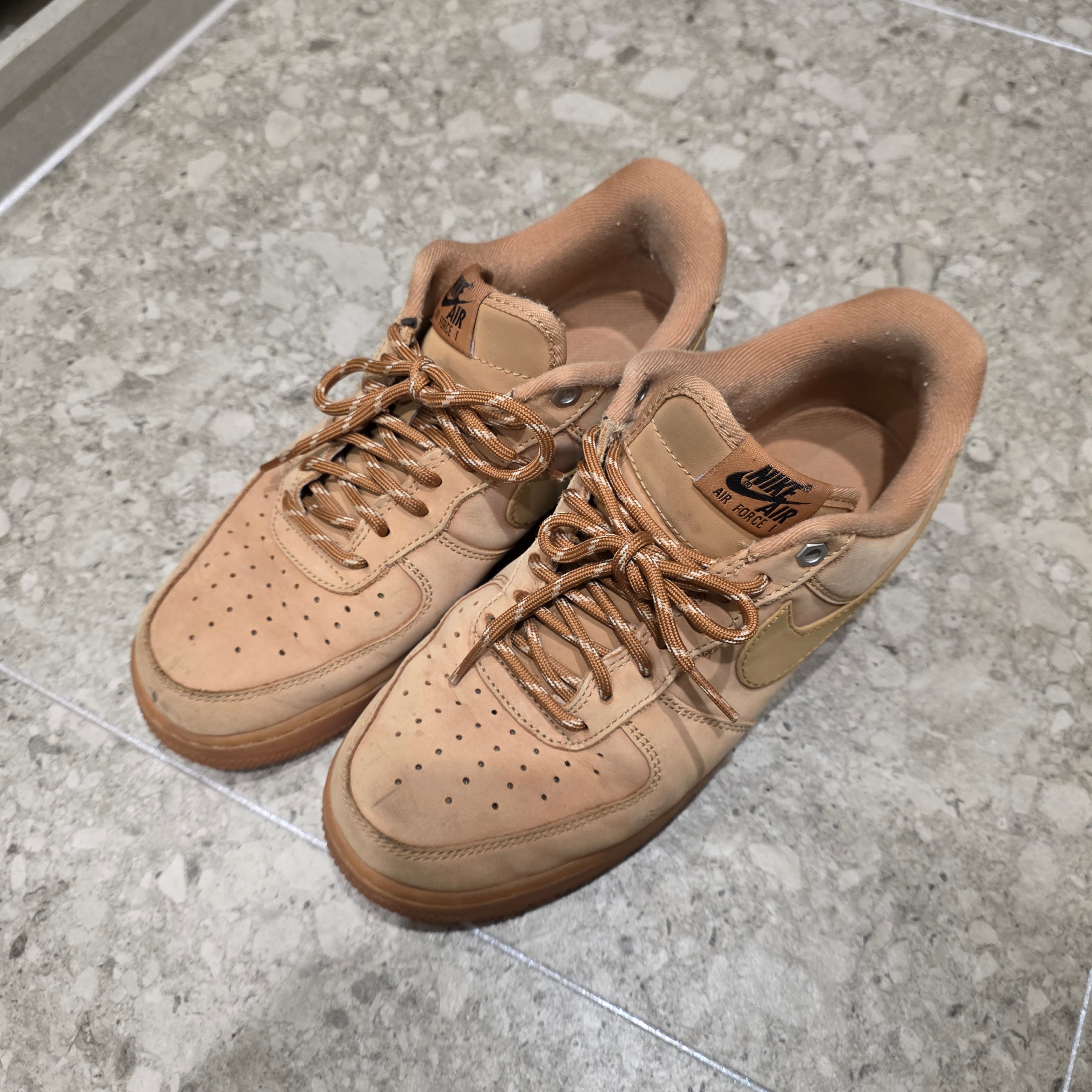 Nike Air Force 1 '07 WB Flax 착용 스타일