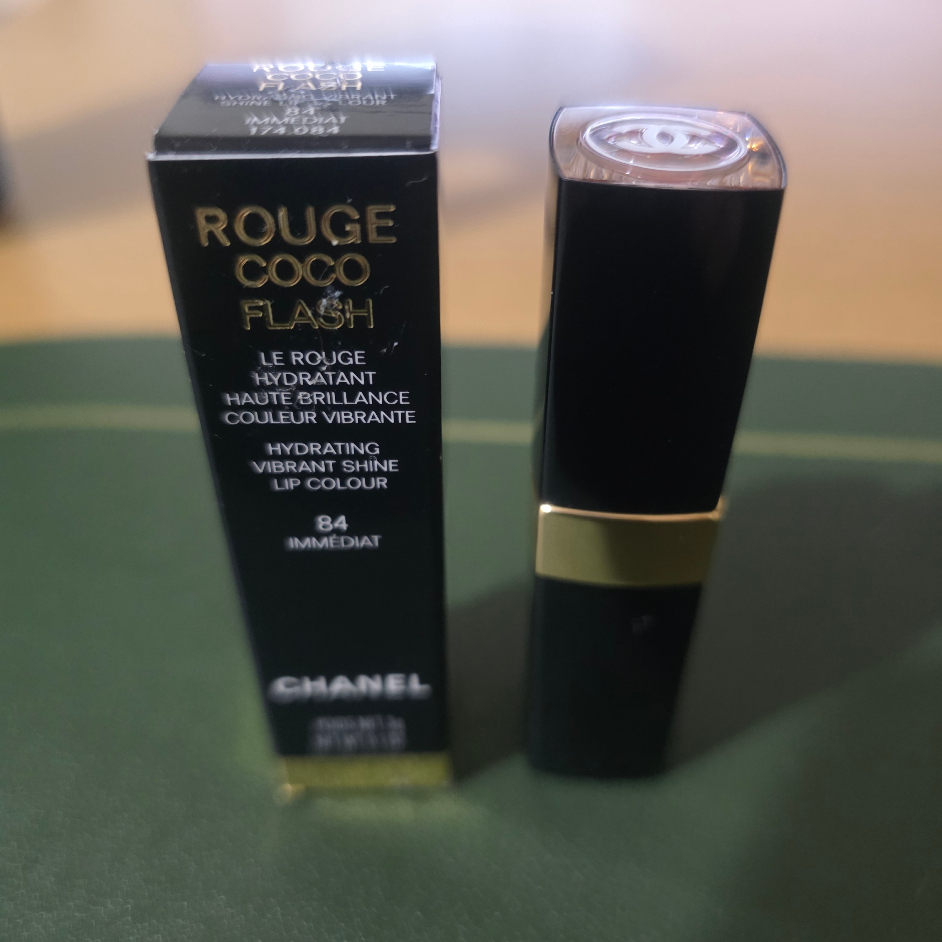 Chanel Rouge Coco Flash 84 Immédiat 착용 스타일