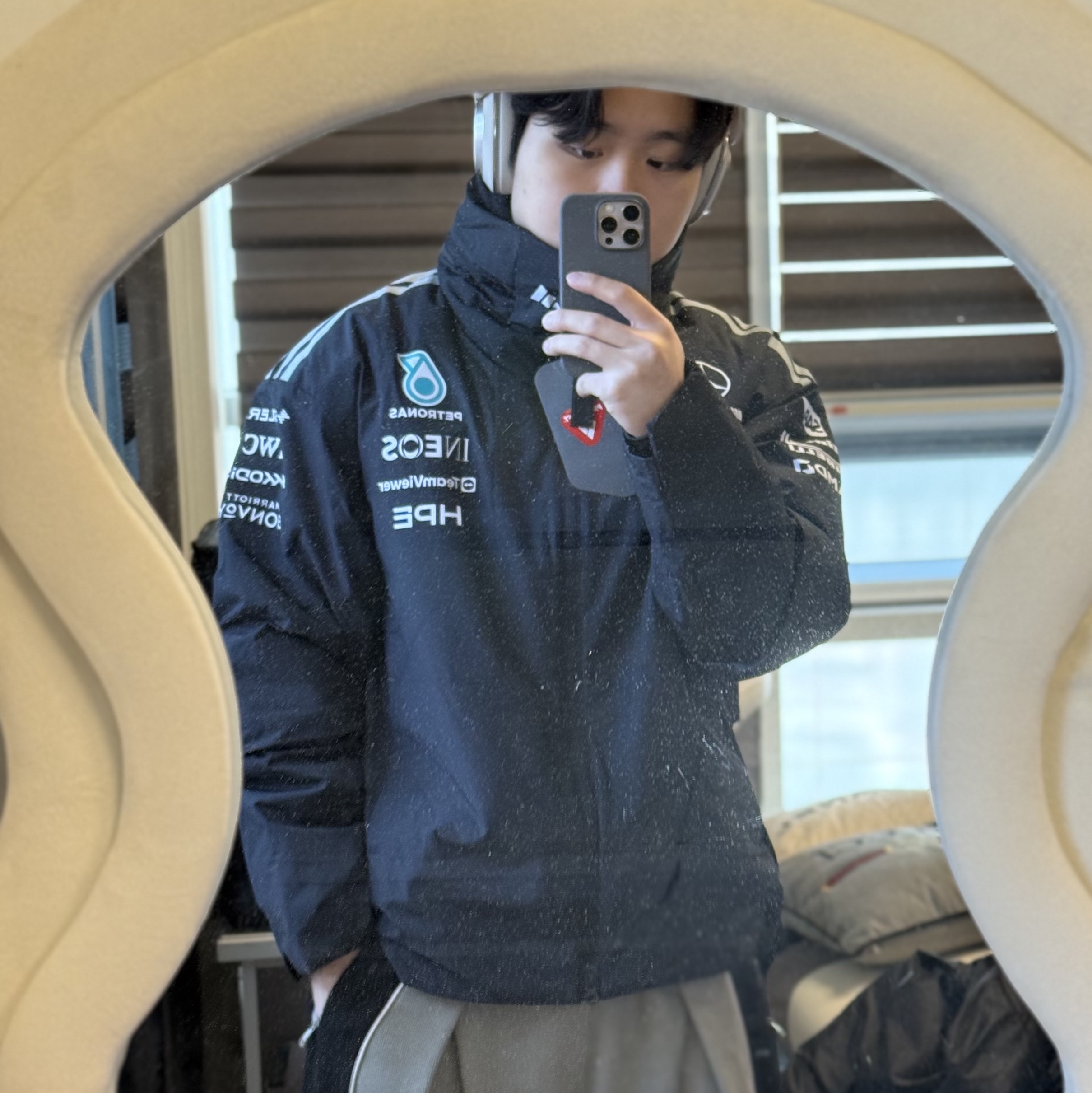 Adidas x Mercedes AMG Petronas F1 Team Engineers Jacket Black - KR Sizing (Non Marking Ver.) 착용 스타일