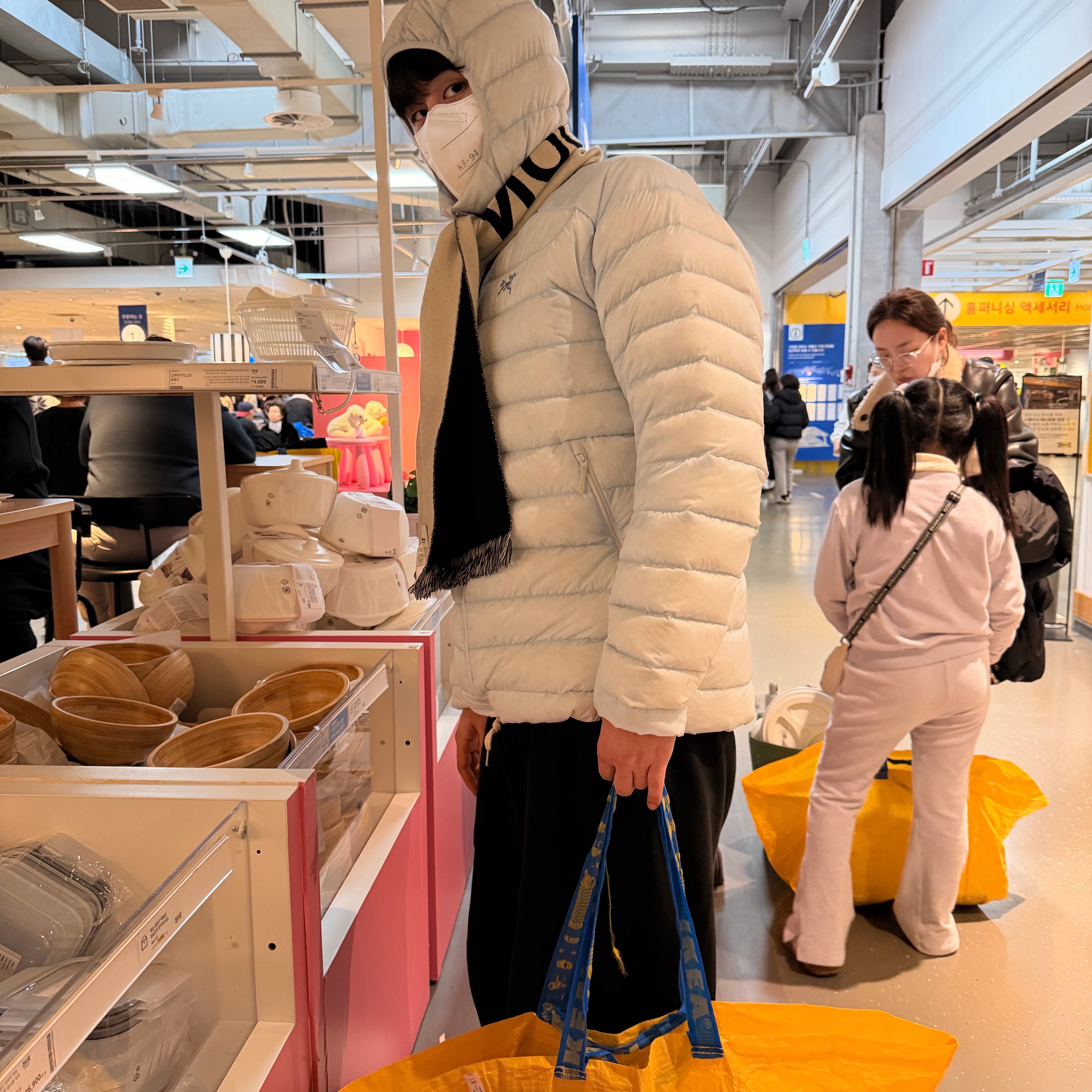 Tonywack Alpaca Mohair Crew-Neck Cardigan Carbon, Casio MTP-B145D-2A1V 착용 스타일 - 2