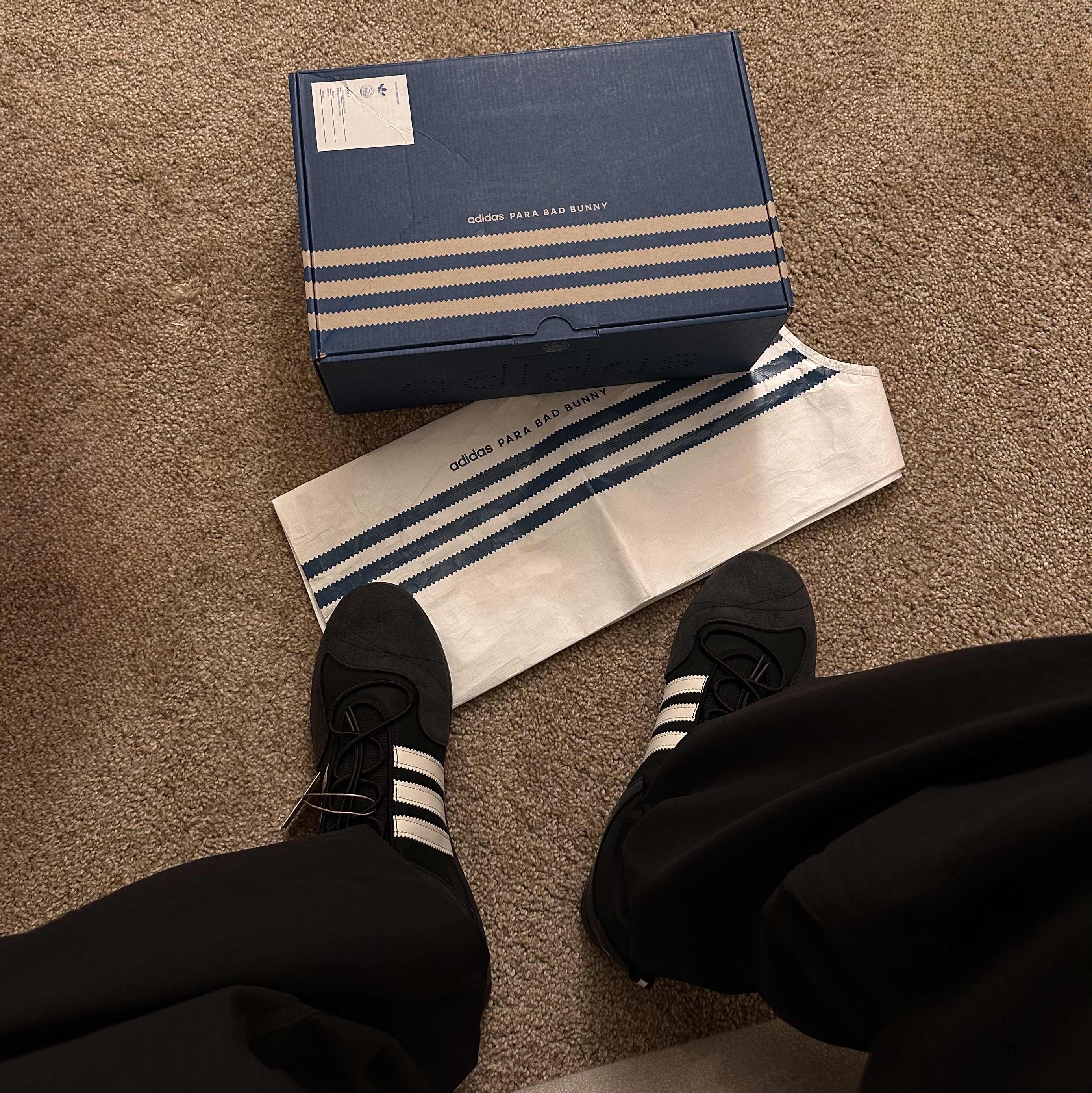 Adidas x Bad Bunny Ballerina Core Black Chalk White 착용 스타일