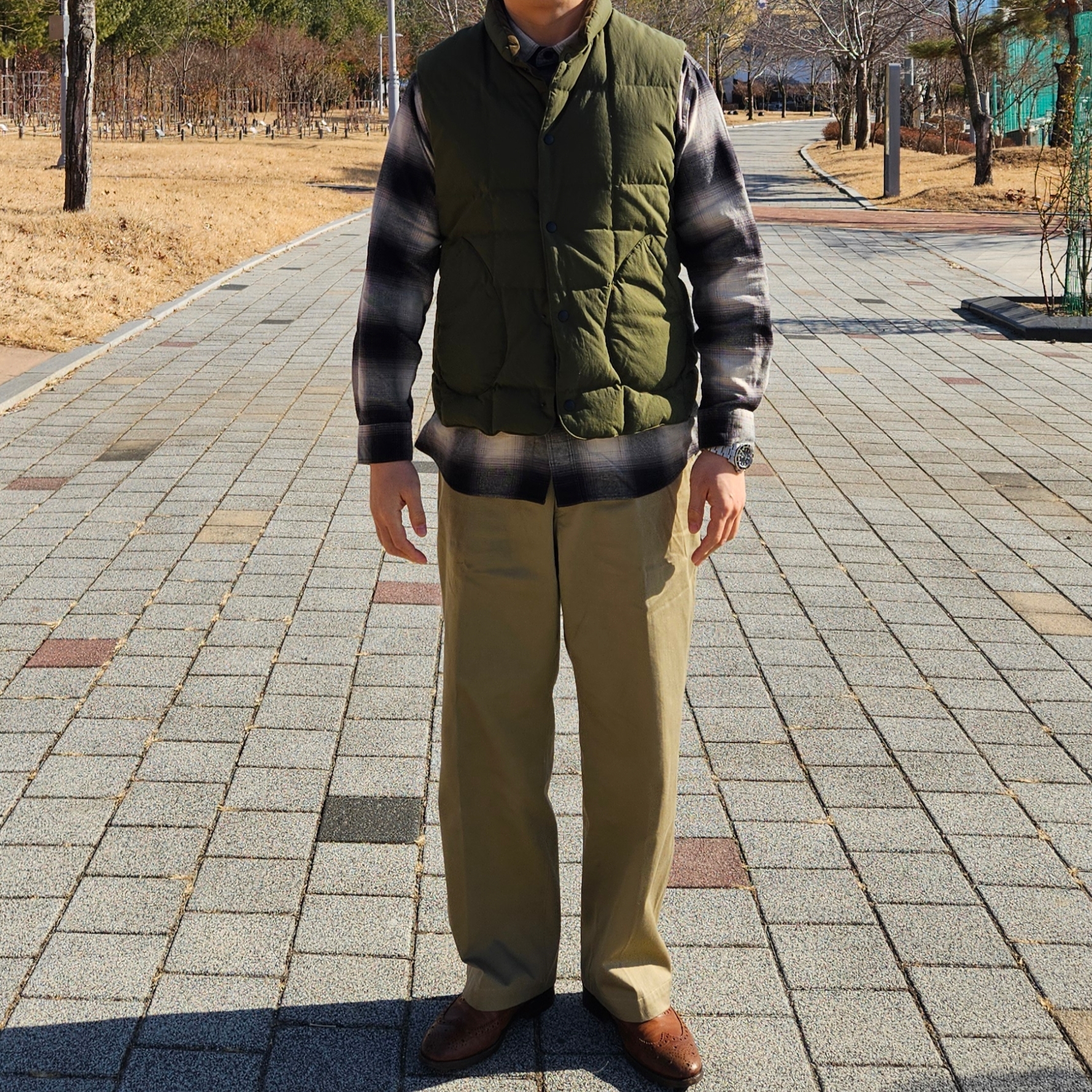 Rolex Submariner 41mm 124060 Black Oyster 착용 스타일 - 2