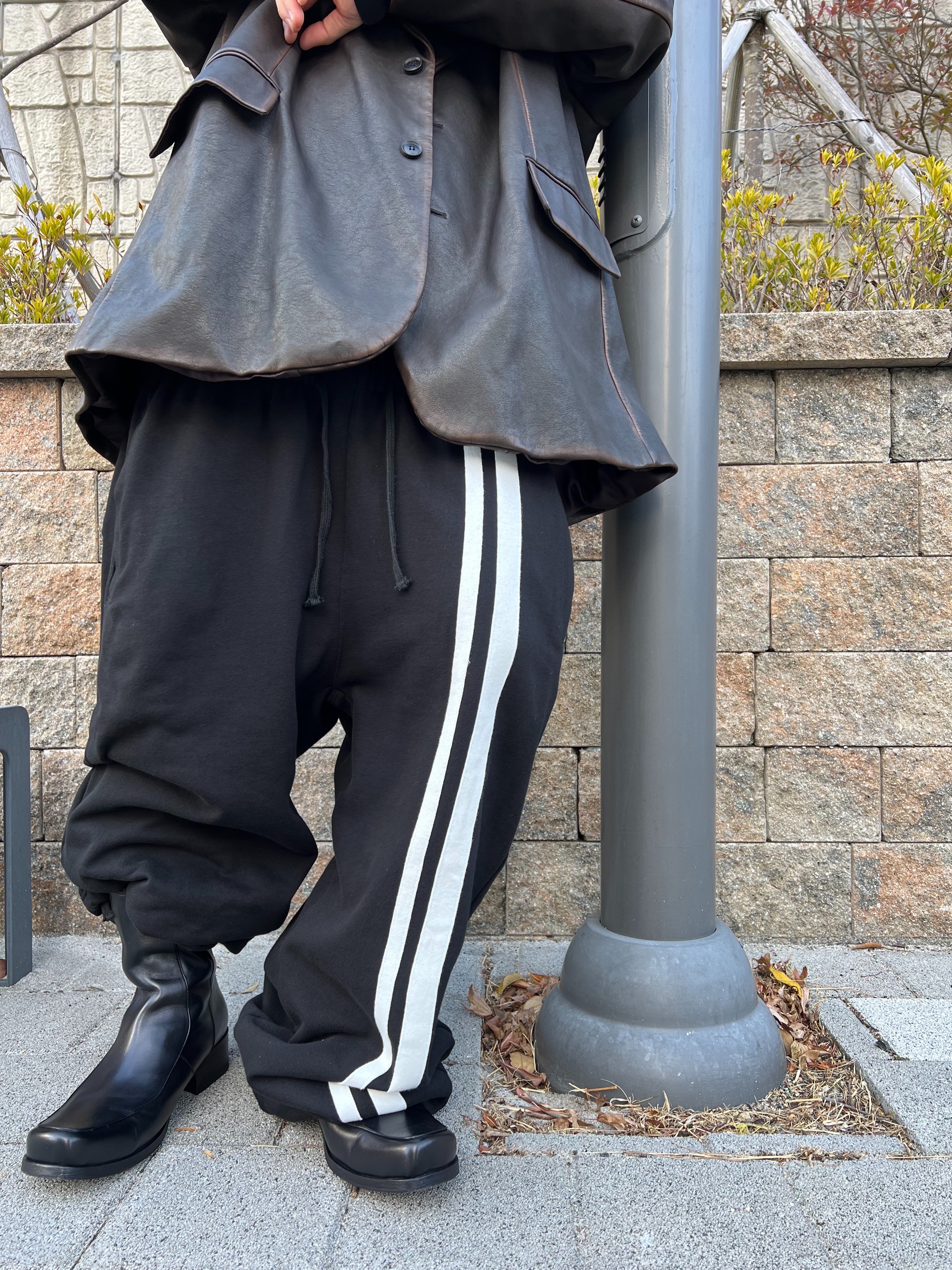 ROARINGRAD Double Waist Sweat Pants Black, Gentle Monster Paranoyd 02 Silver Clear 착용 스타일 - 5
