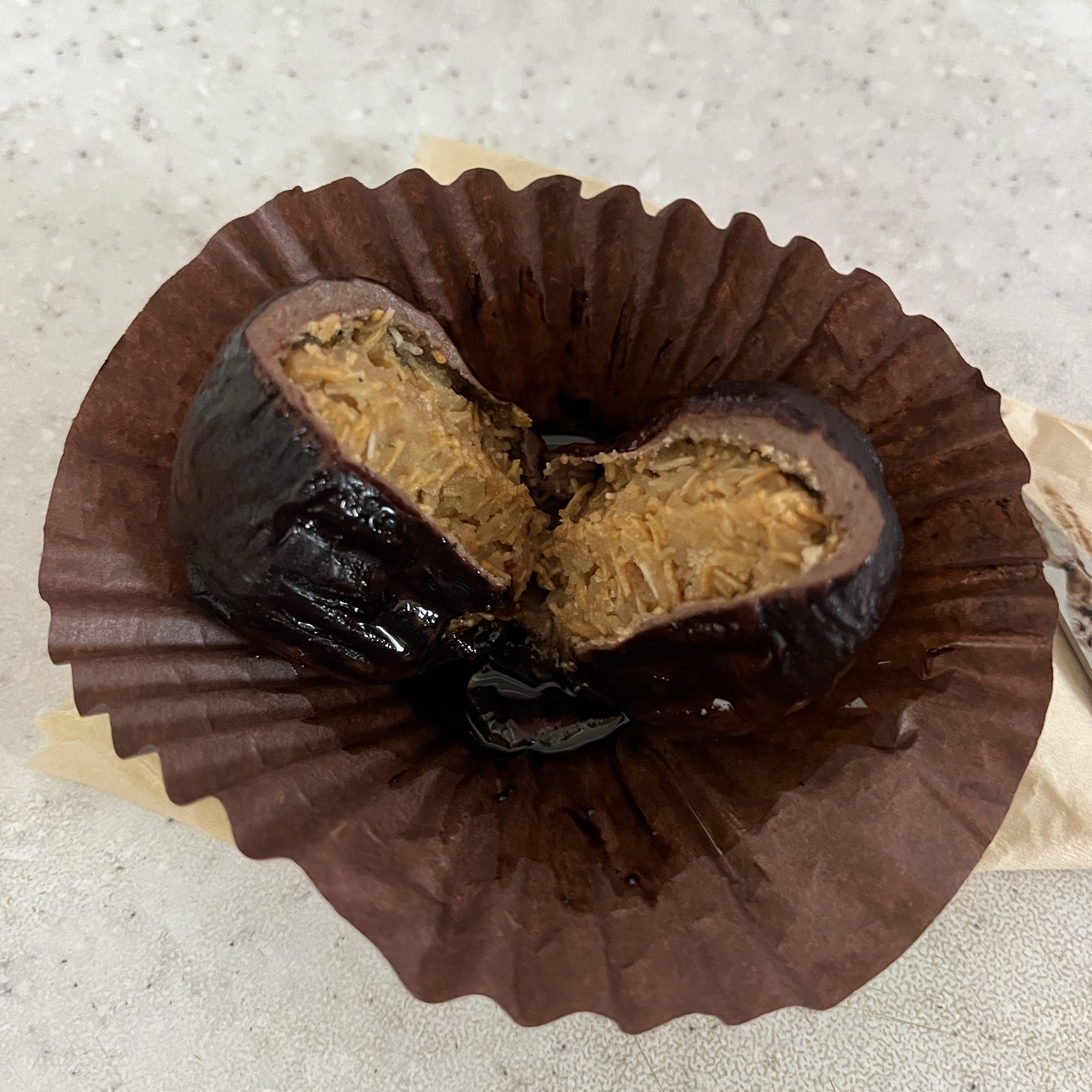 [KREAM 단독] tongtonge Dubai Style Chewy Cookies Pistachio Set 착용 스타일 - 1