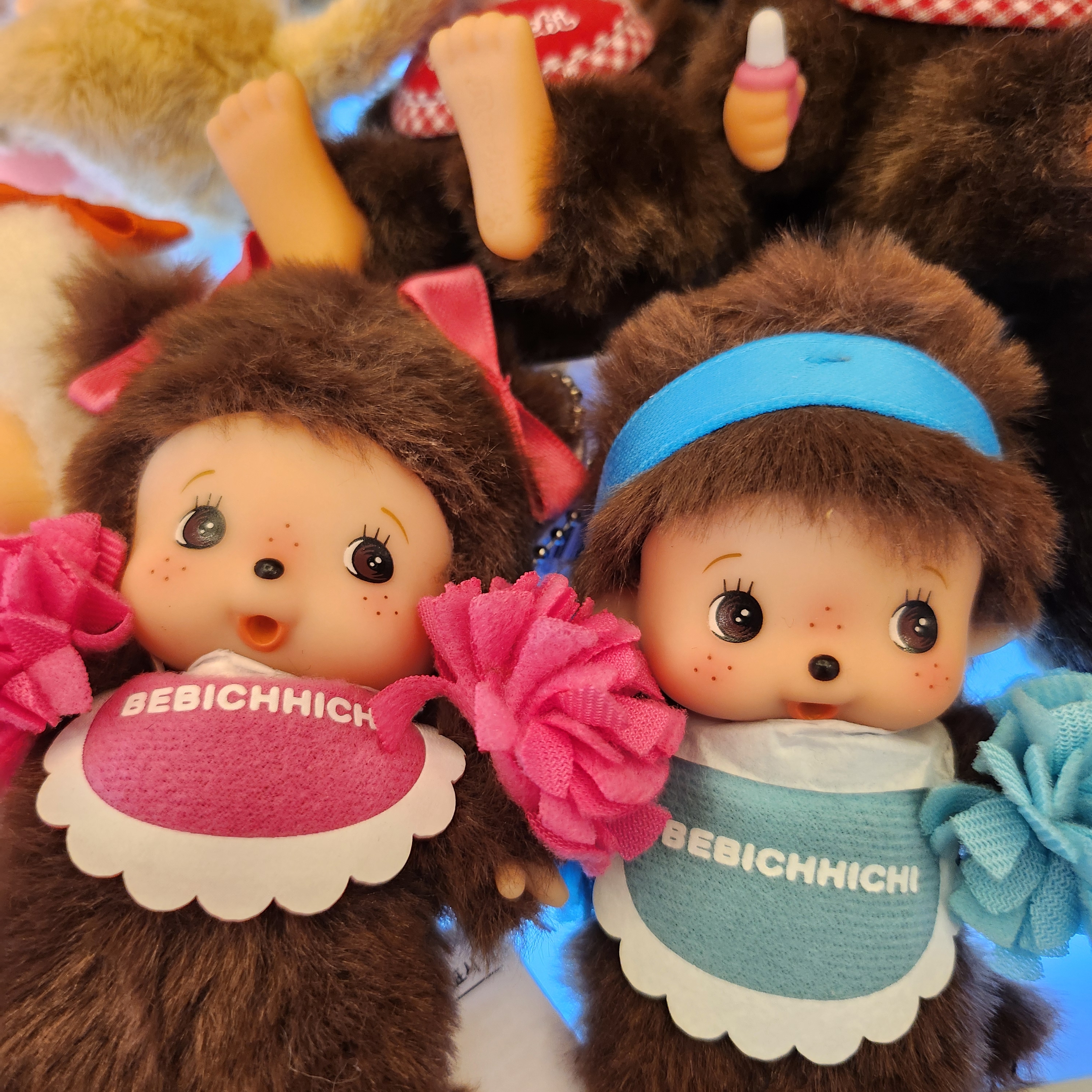 Monchhichi Happy Color Bebichhichi Boy Key Chain Blue 착용 스타일