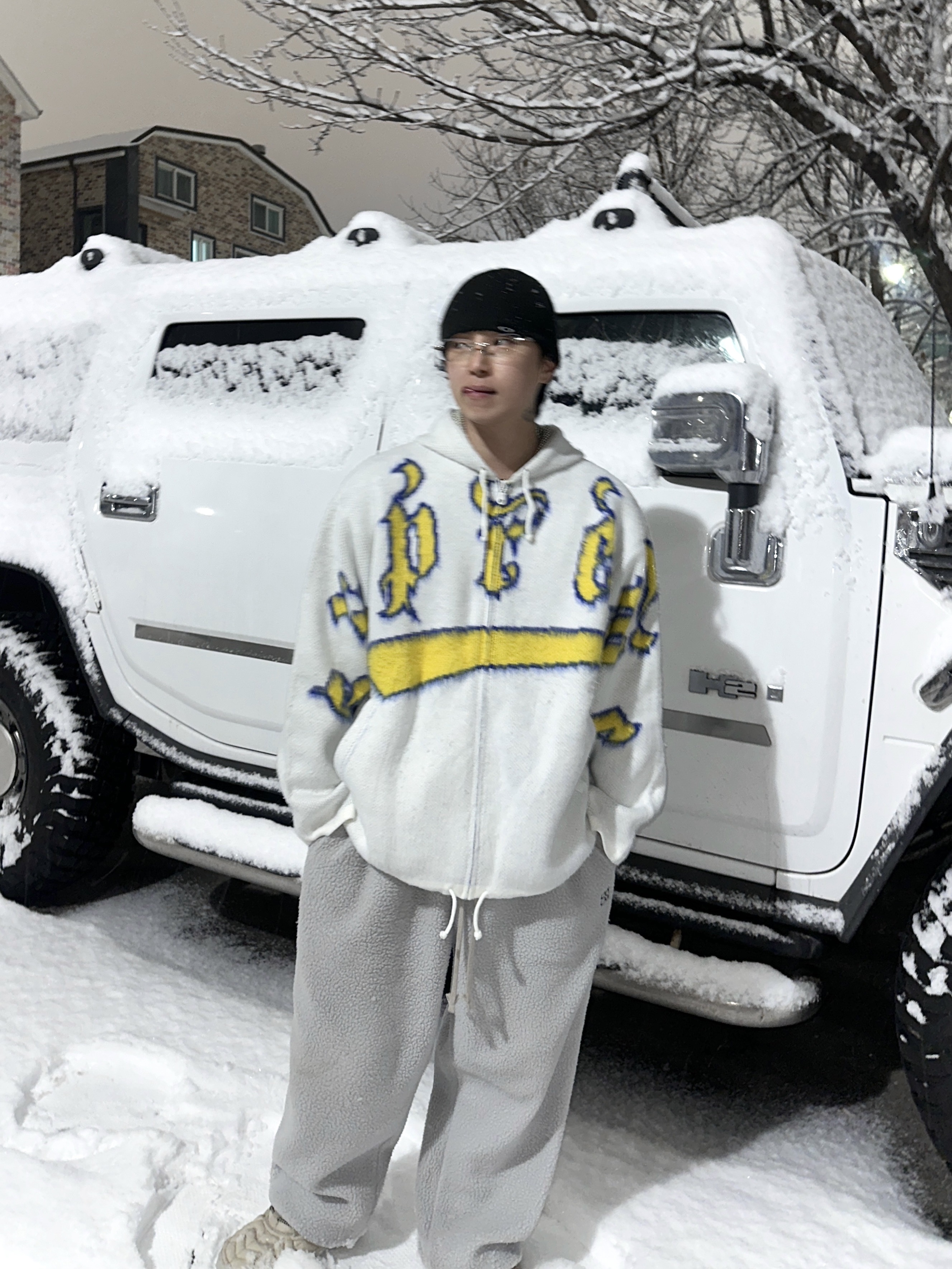 Supreme Accent Brushed Zip Up Hooded Sweater White - 24FW, Oakley Session Beanie Blackout 착용 스타일 - 2