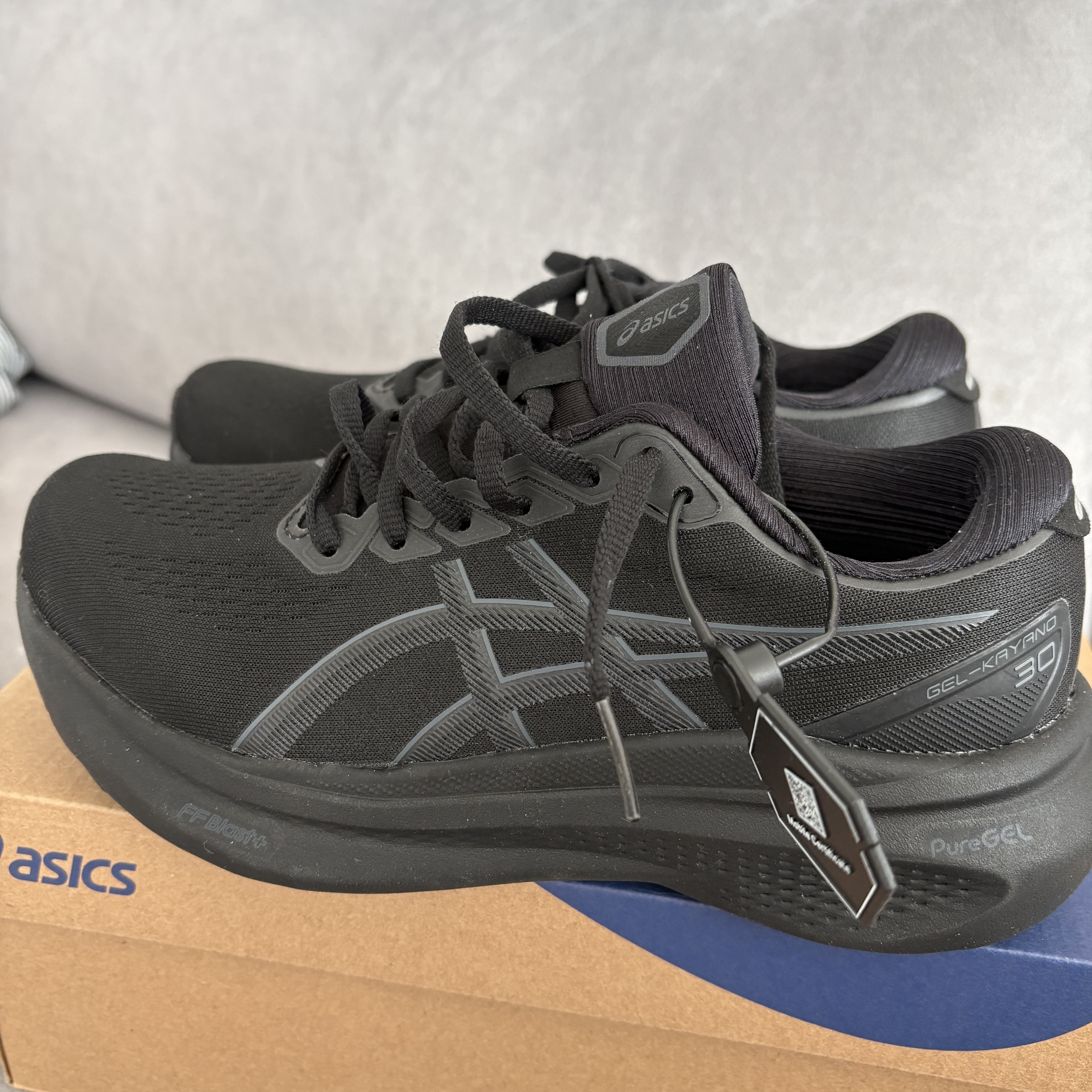 (W) Asics Gel-Kayano 30 Black 착용 스타일