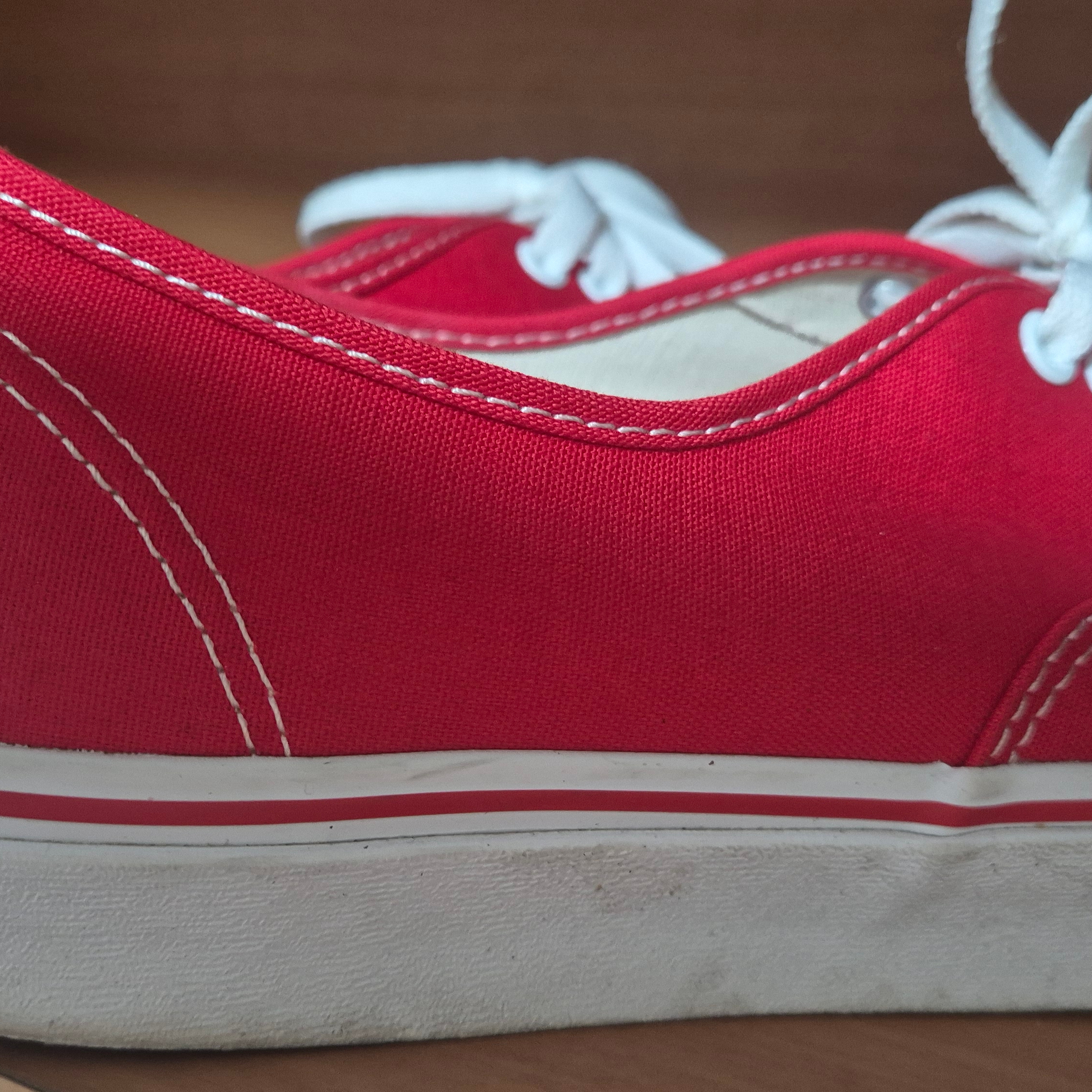 Vans Authentic Red 착용 스타일
