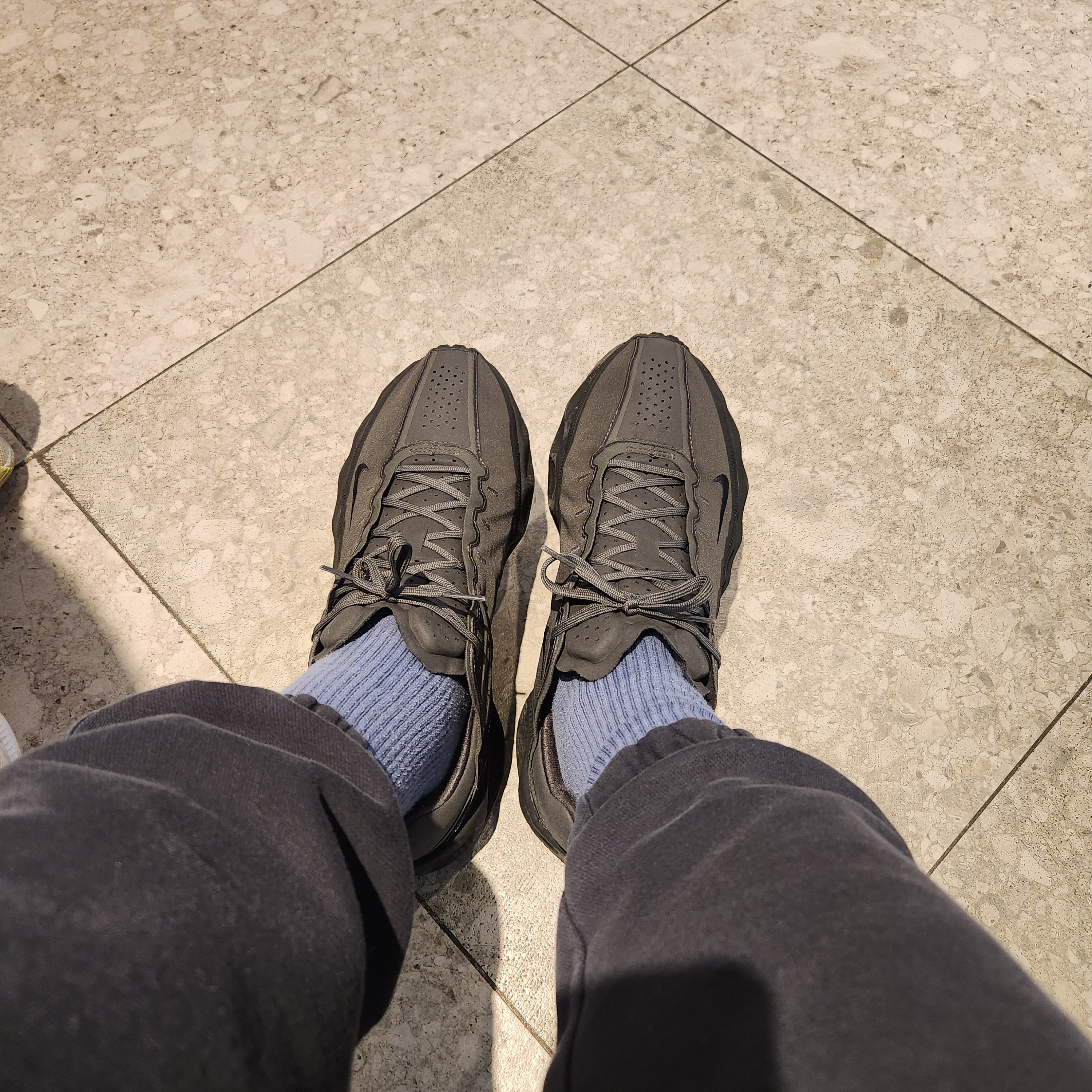Nike x Hyein Seo Ava Rover Black 착용 스타일 - 2