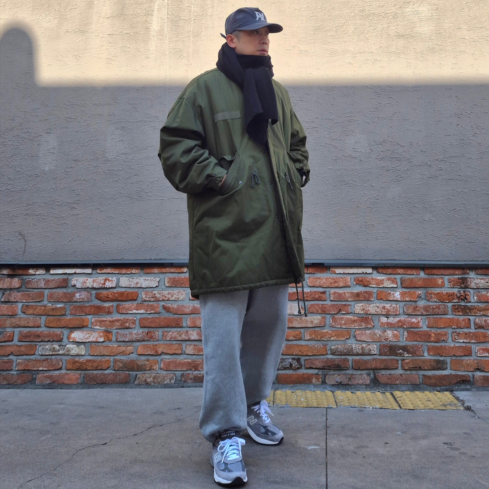 New Balance 993 Made in USA Grey - D Standard, Nike NSW Swoosh Open Hem Fleece Pants Dark Grey Heather - Asia 착용 스타일 - 4