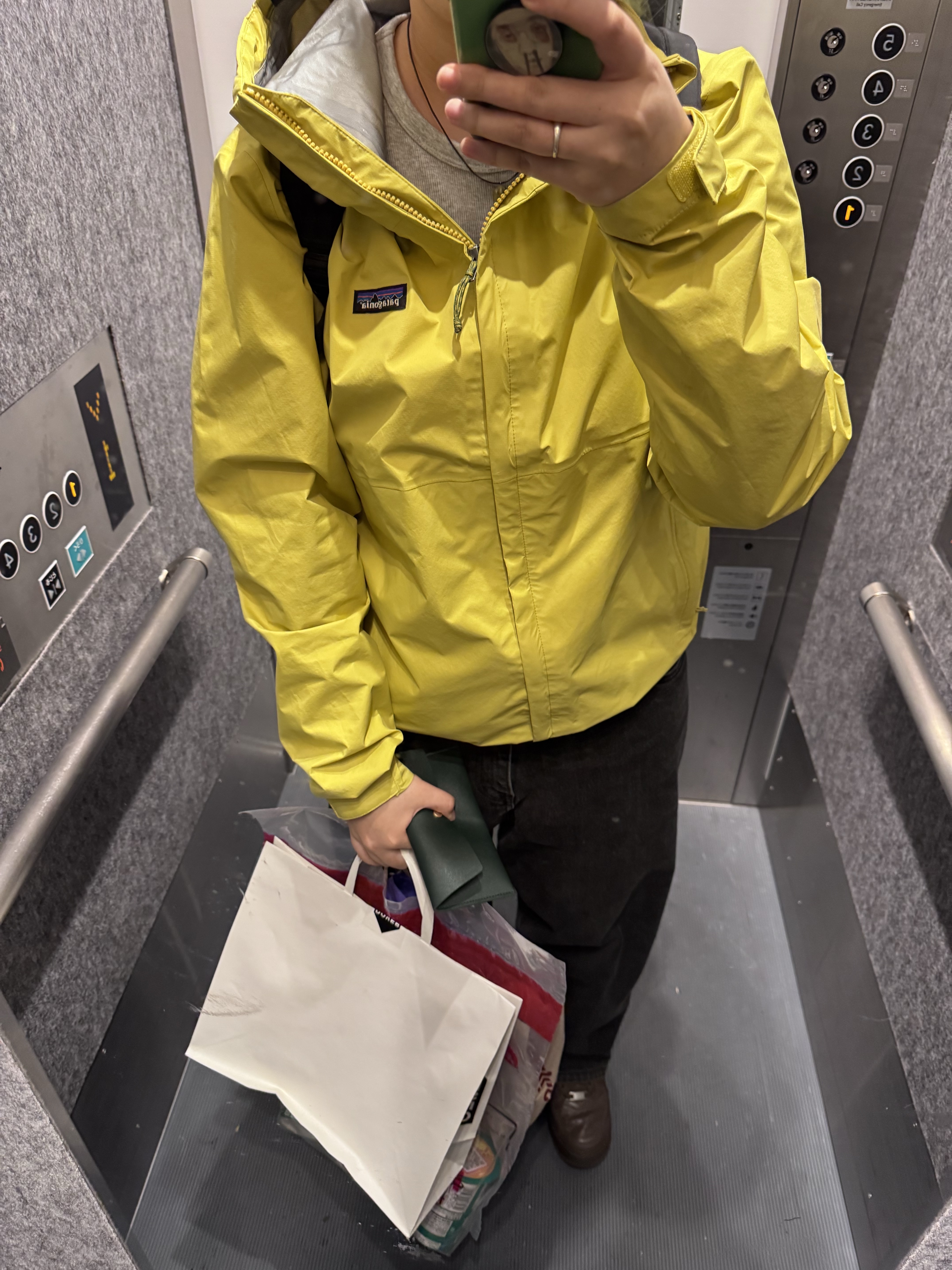 Nike x Supreme Air Force 1 Low Baroque Brown, Patagonia Torrentshell 3L Jacket Bundle Green 착용 스타일 - 3