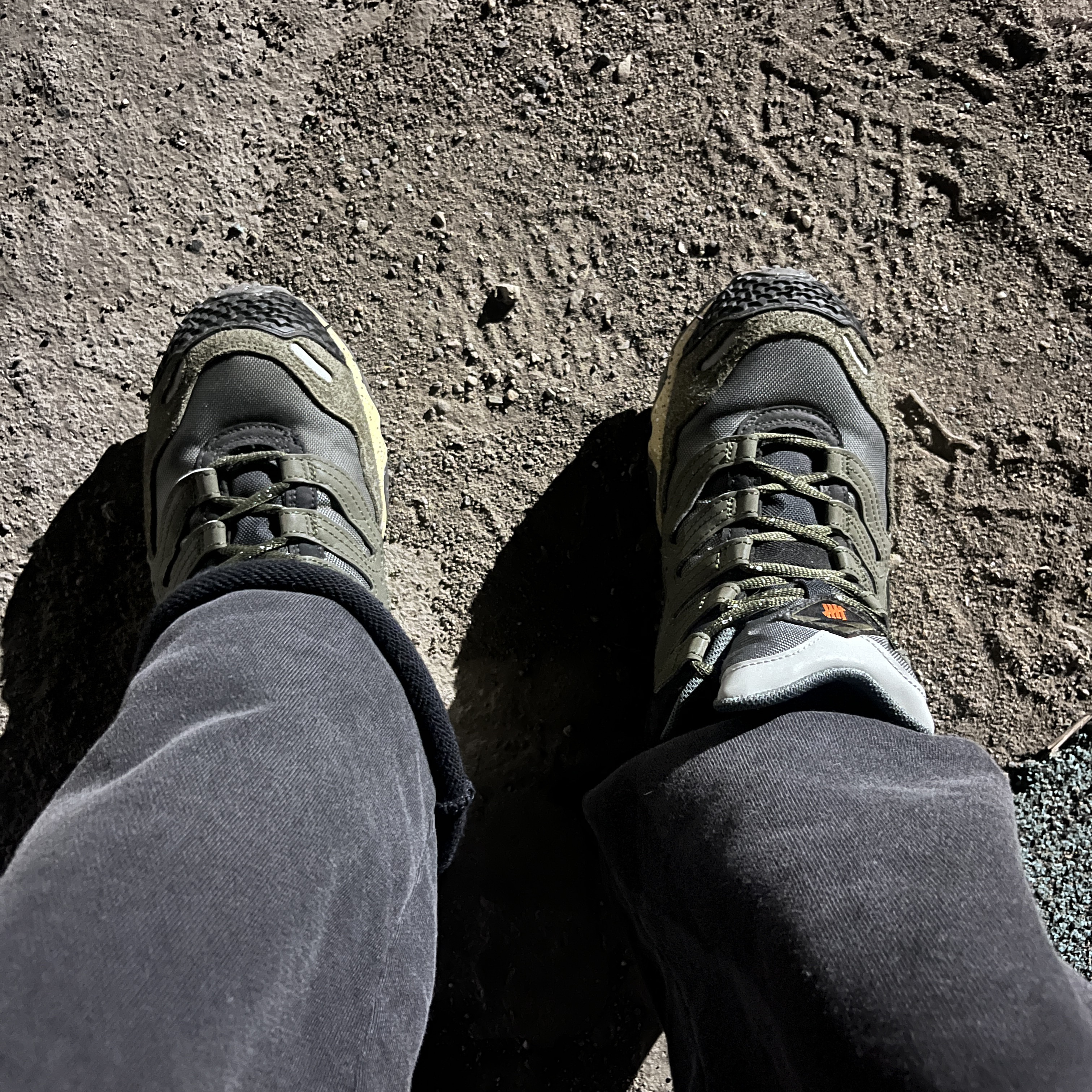 Nike x Undefeated Air Terra Humara Cargo Khaki 착용 스타일 - 2