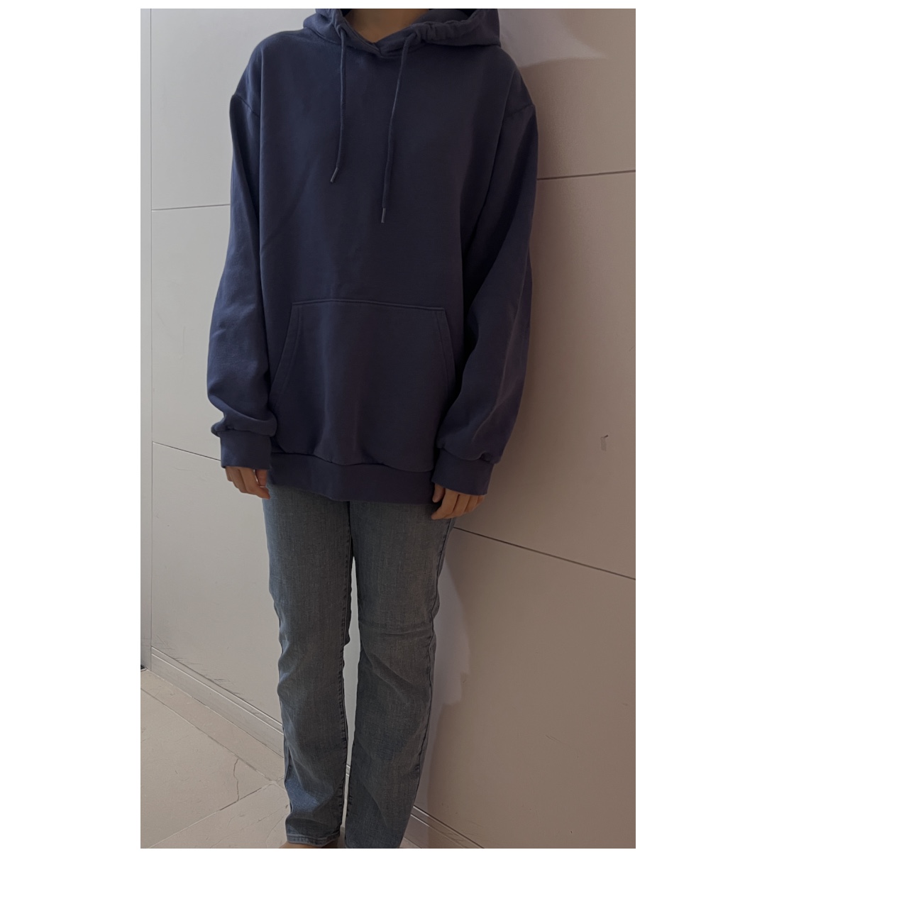 Xlim EP.8 01 Hoodie Dusty Blue 착용 스타일