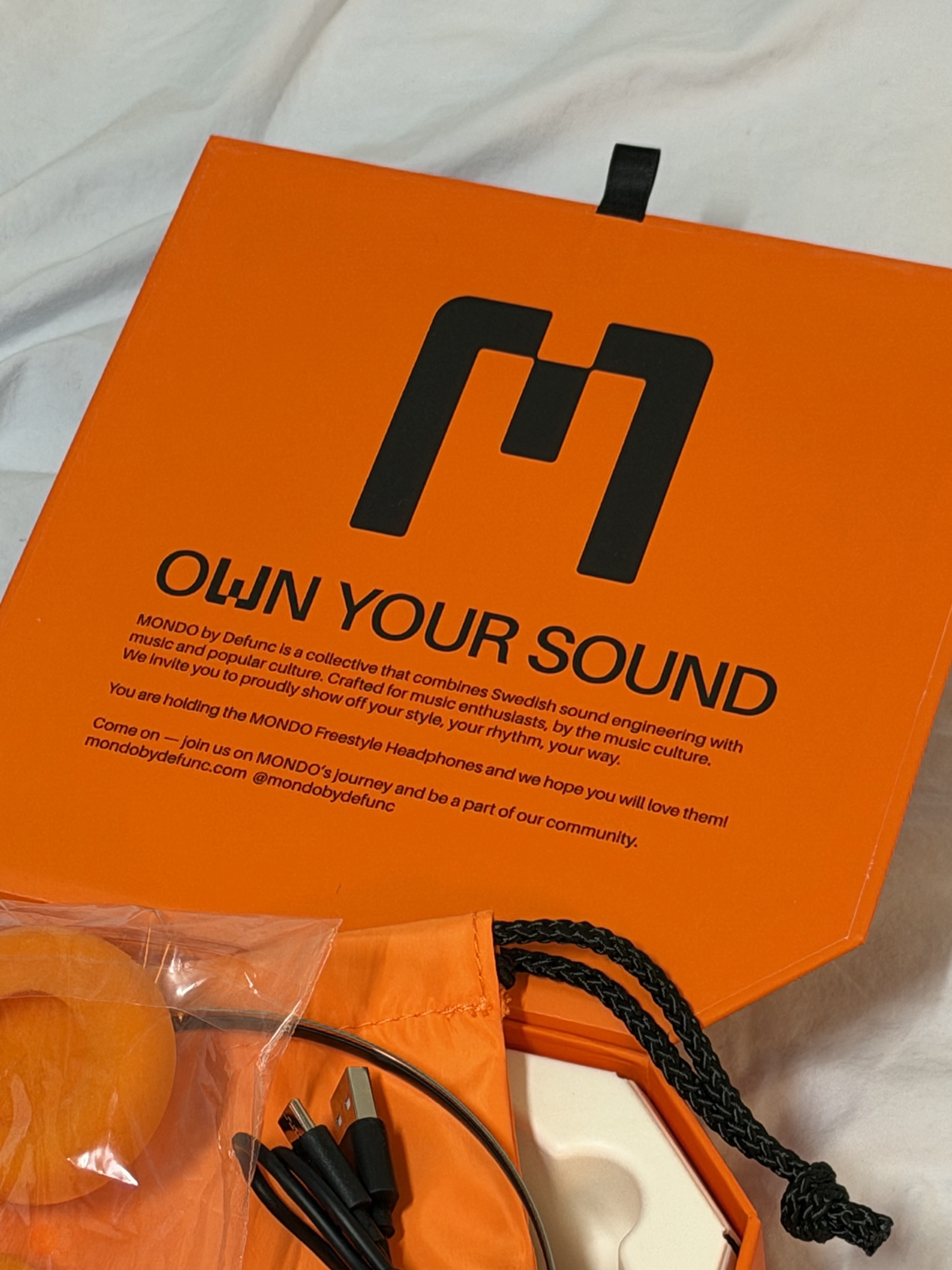 MONDO Freestyle On Ear Headphone Transparent 착용 스타일 - 3