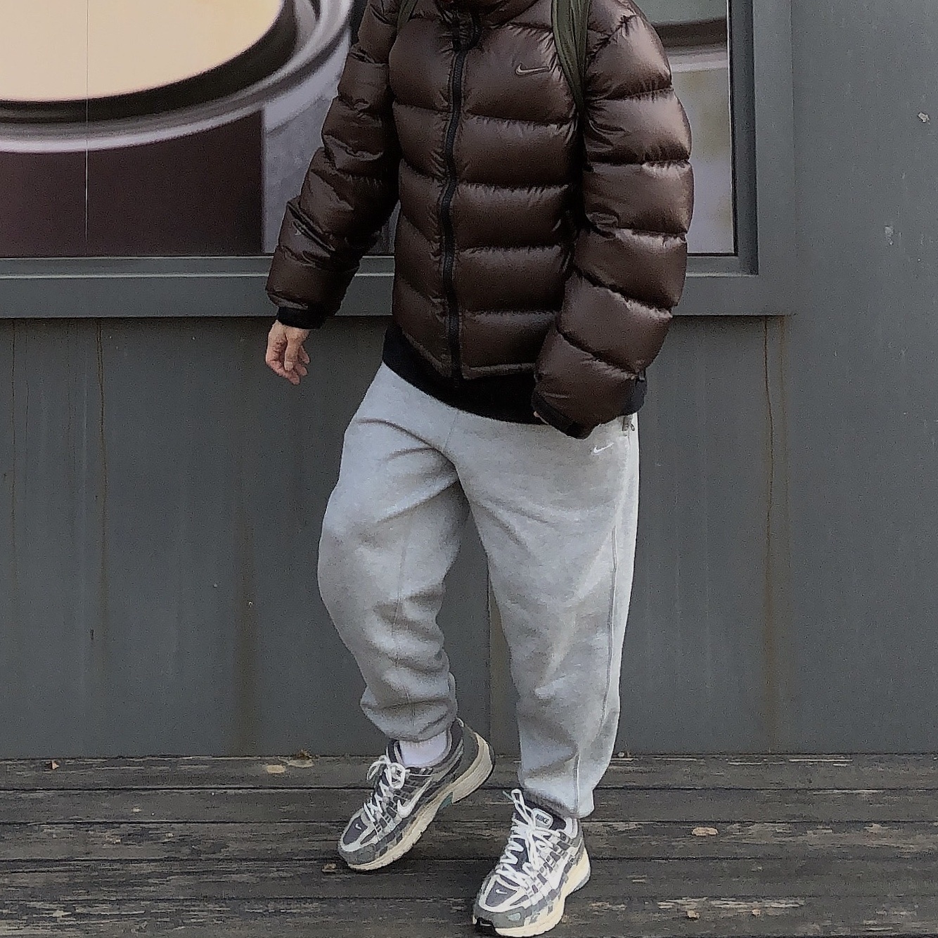Nike x Drake Nocta Sunset Puffer Jacket Baroque Brown Olive Grey - Asia, Nike NRG Solo Swoosh Fleece Pants Dark Grey Heather - US/EU 착용 스타일 - 1