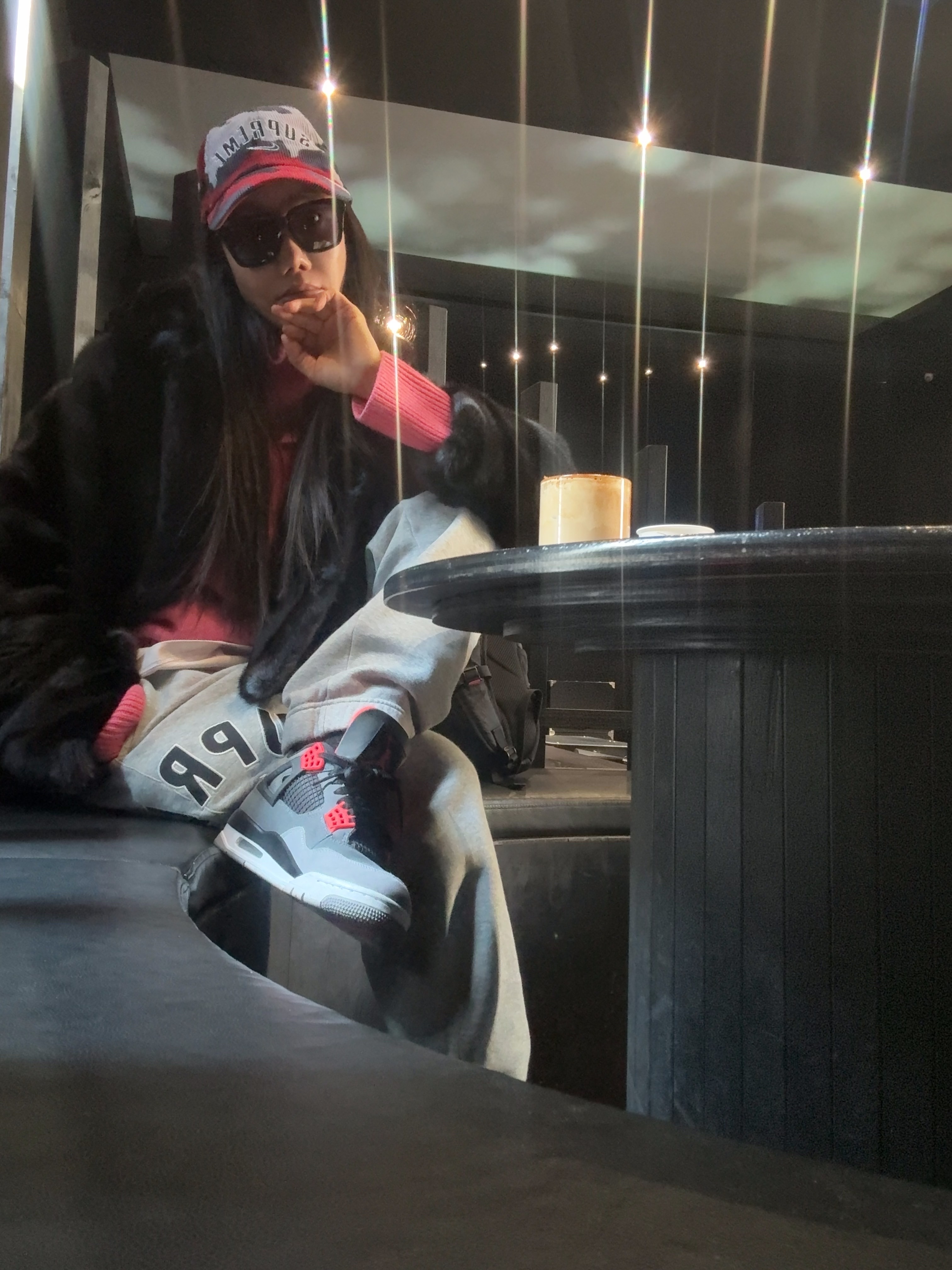 Jordan 4 Retro Infrared, Supreme x Nike Arc Sweatpants Heather Grey - 22SS 착용 스타일 - 3