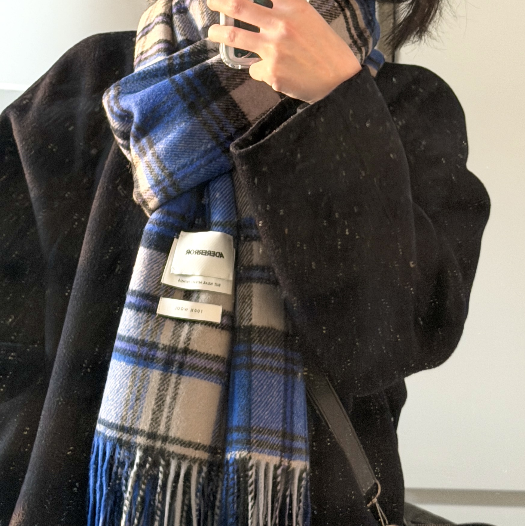 Ader Error Revint Plaid Muffler Z-Blue 착용 스타일 - 1