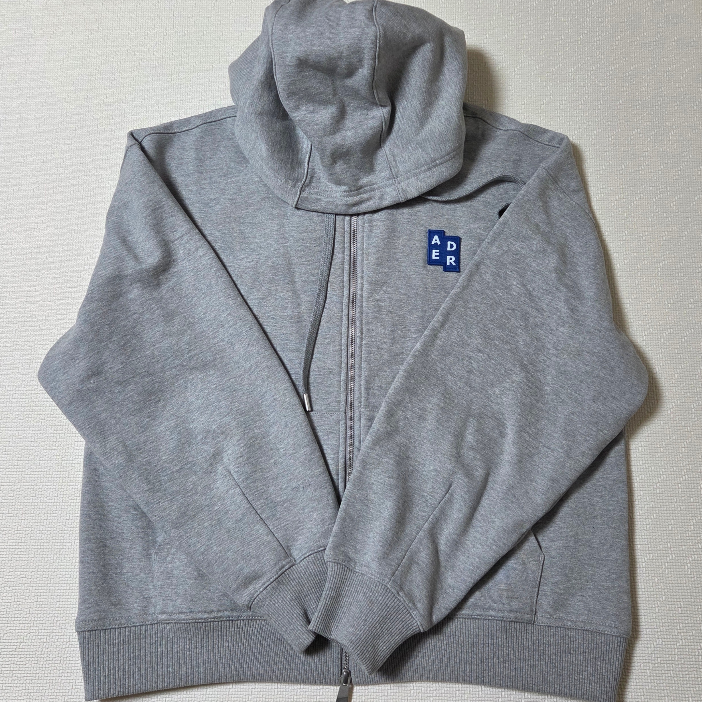 Ader Error Sig; TRS/BL Tag Hoodie Zip-Up 02 Grey 착용 스타일 - 1