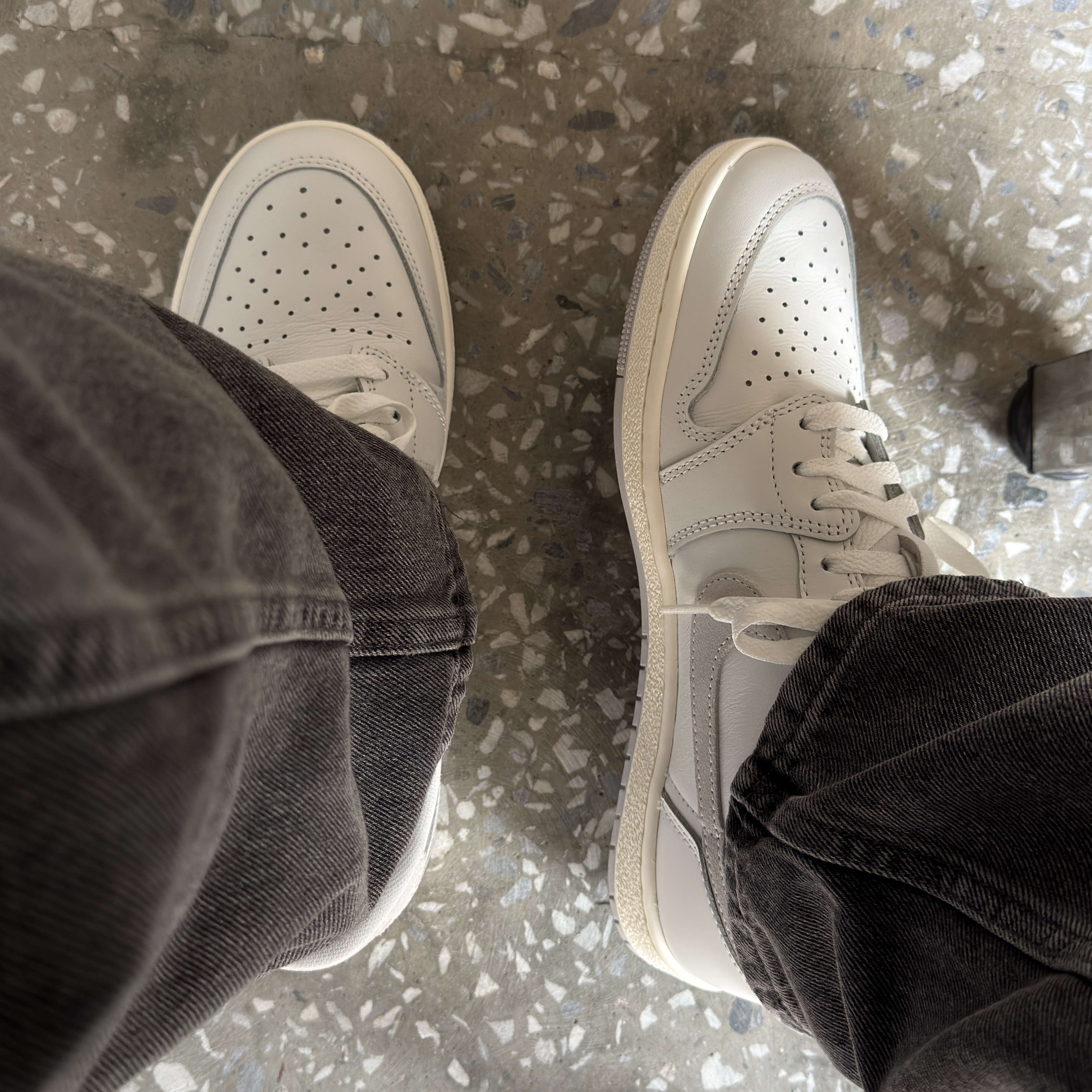 Jordan 1 Low 85 Neutral Grey 착용 스타일 - 1