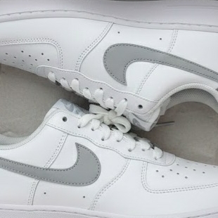 Nike Air Force 1 '07 White Light Smoke Grey 착용 스타일