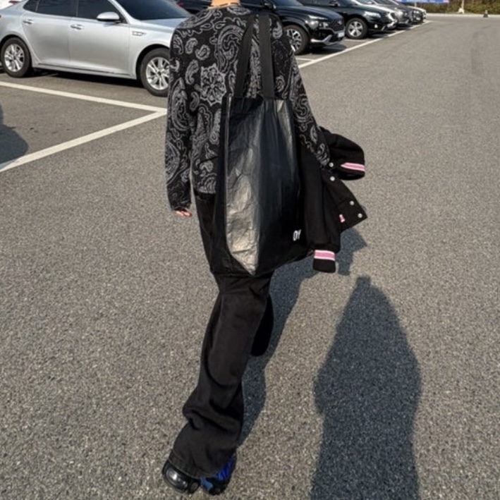 Stussy Paisley Sweater Black, Stussy S Talk Melton Varsity Jacket Black 착용 스타일