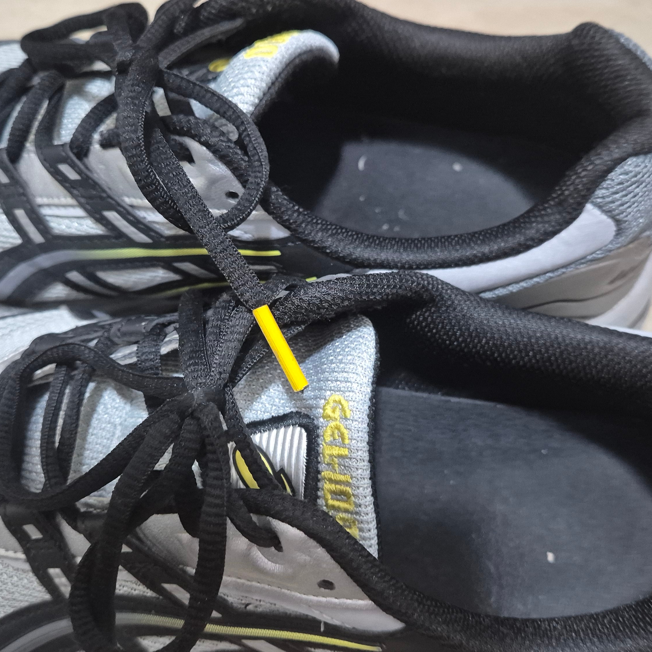 Asics Gel-1090 Mid Grey Black 착용 스타일