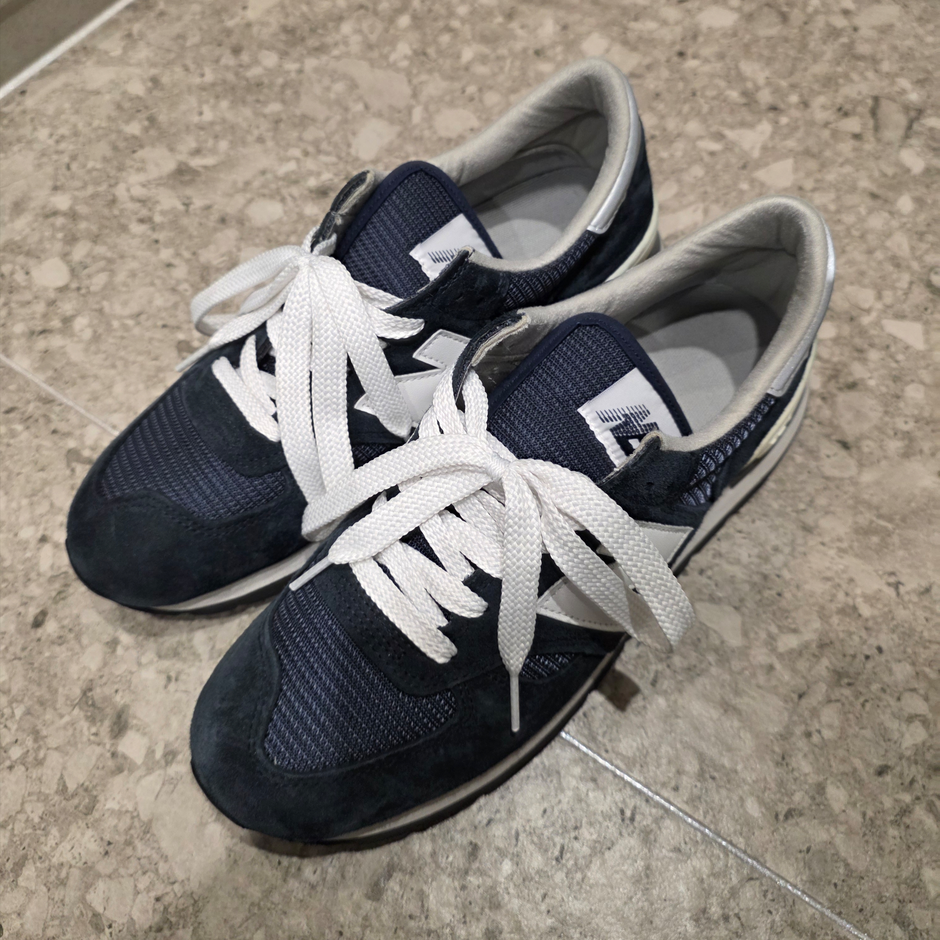 New Balance 990v1 Made in USA Navy 착용 스타일