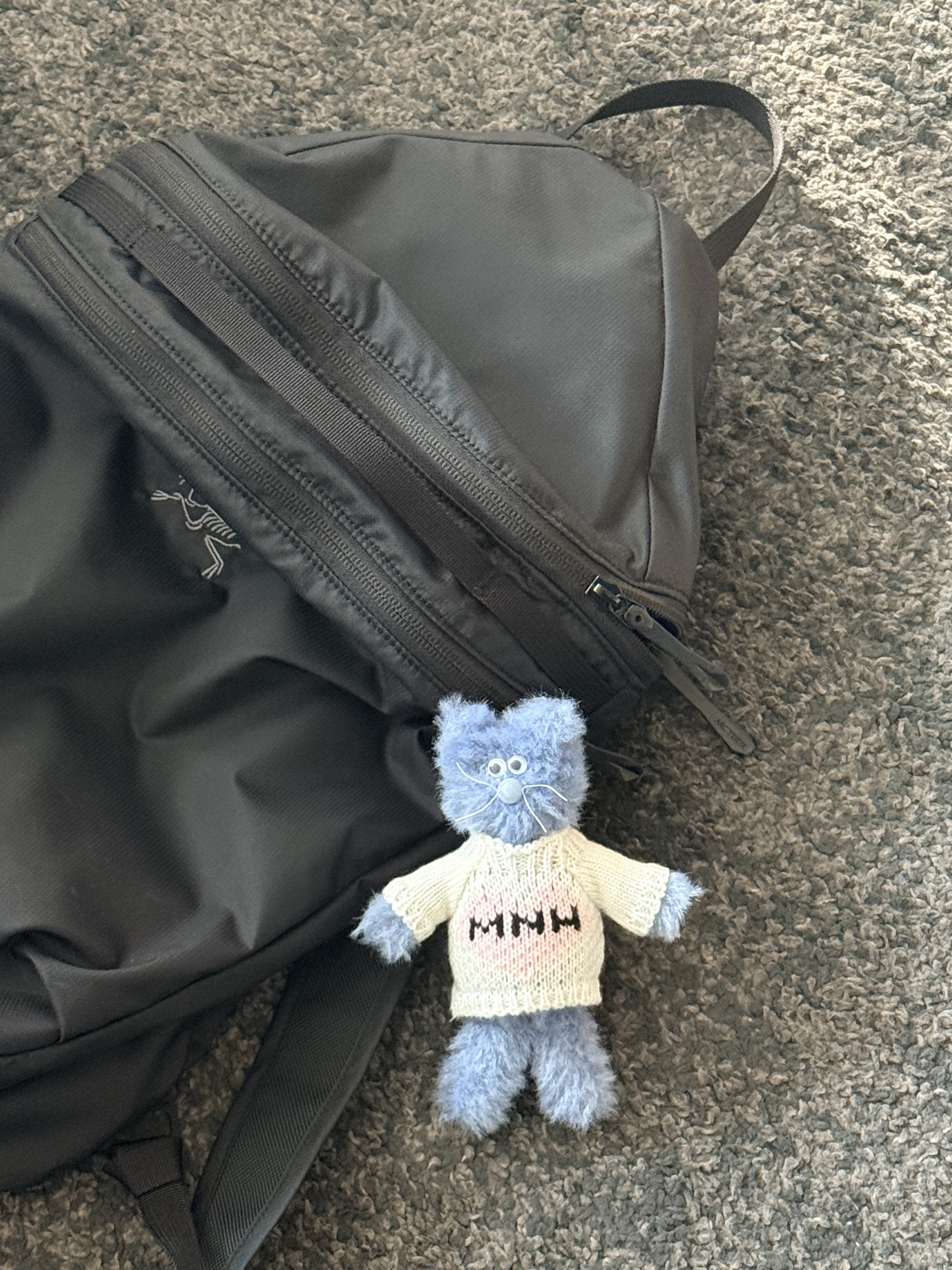 Monamhee Love Flexy Keyring Blue, Arc'teryx Heliad 15 Backpack Black 착용 스타일 - 3