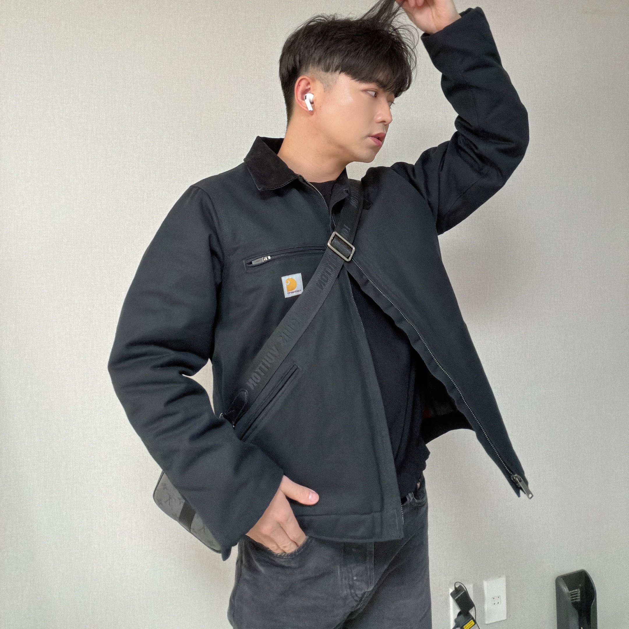 Carhartt Blanket Lined Relaxed Fit Regular Duck Detroit Jacket Black 착용 스타일 - 1