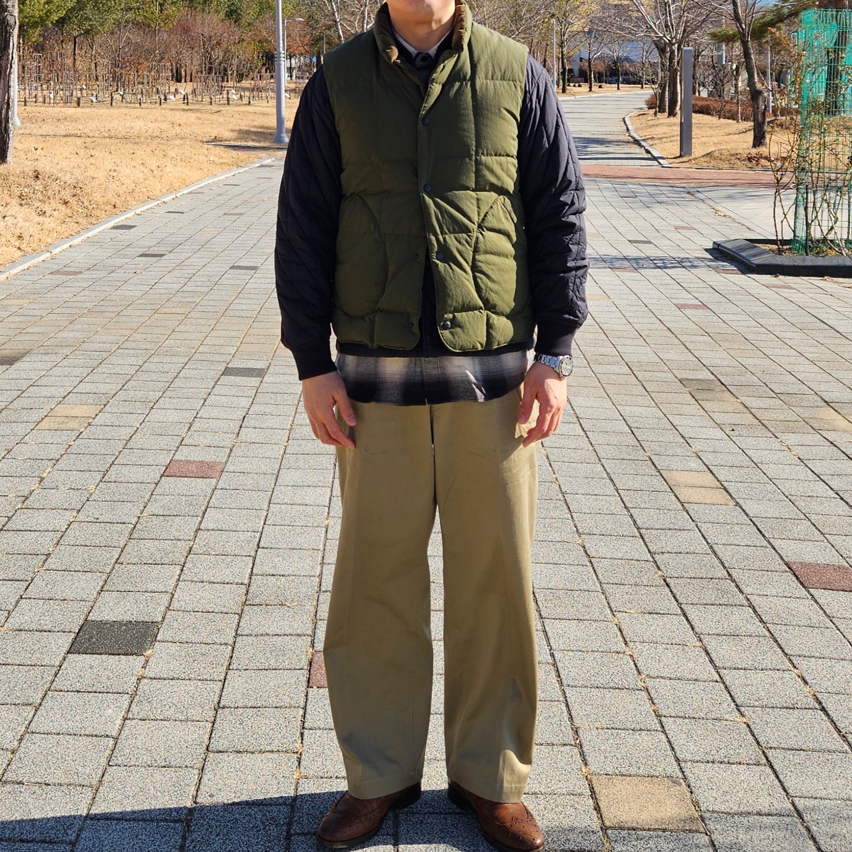 Rolex Submariner 41mm 124060 Black Oyster 착용 스타일 - 2