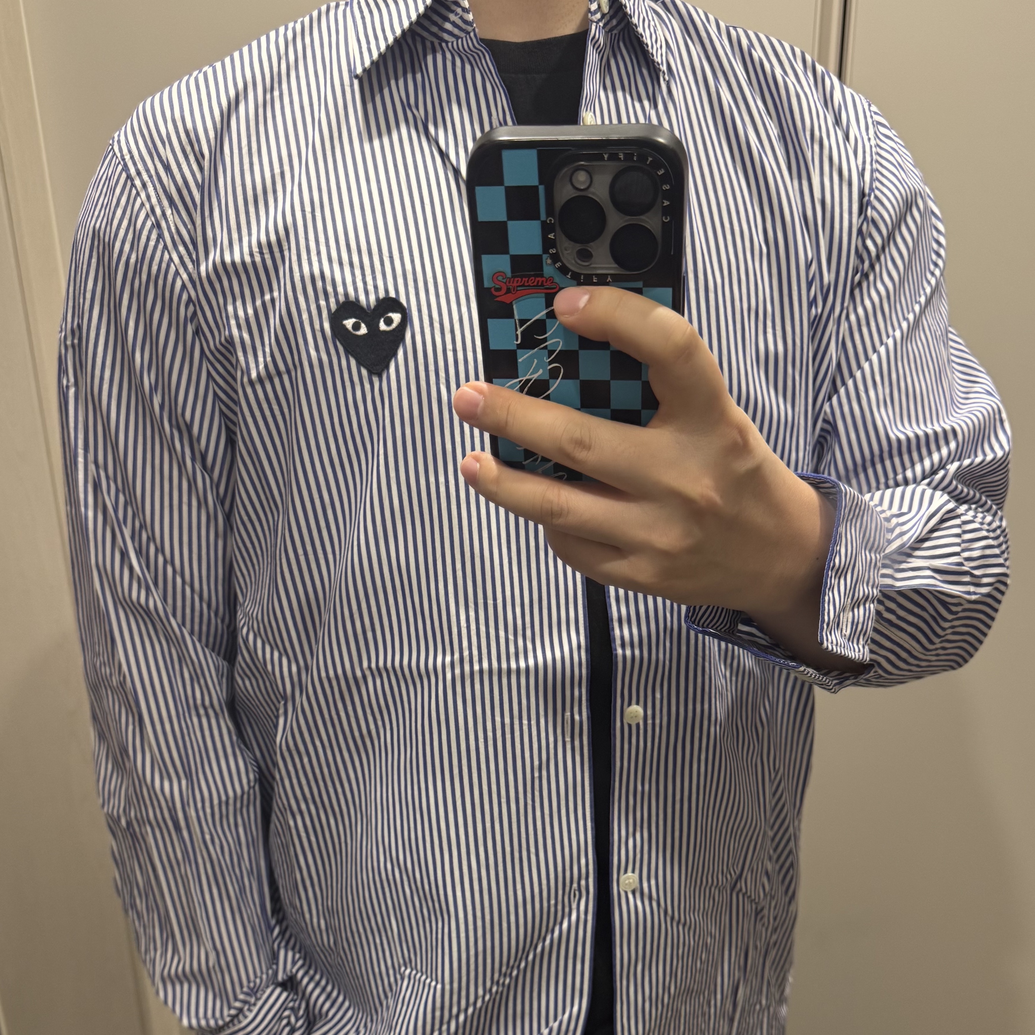 Play Comme des Garcons Striped Black Heart Shirt Blue 착용 스타일