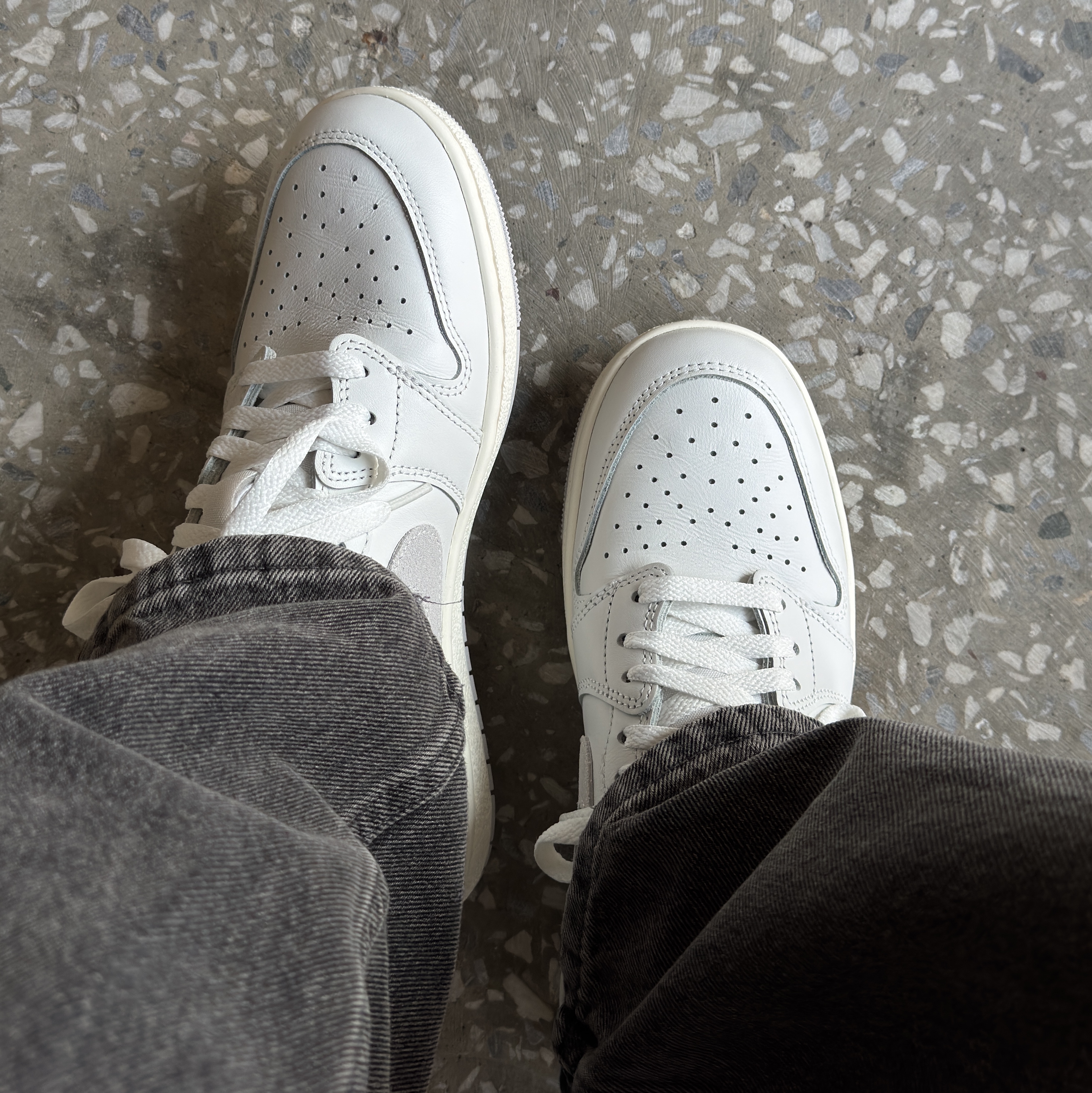 Jordan 1 Low 85 Neutral Grey 착용 스타일 - 2