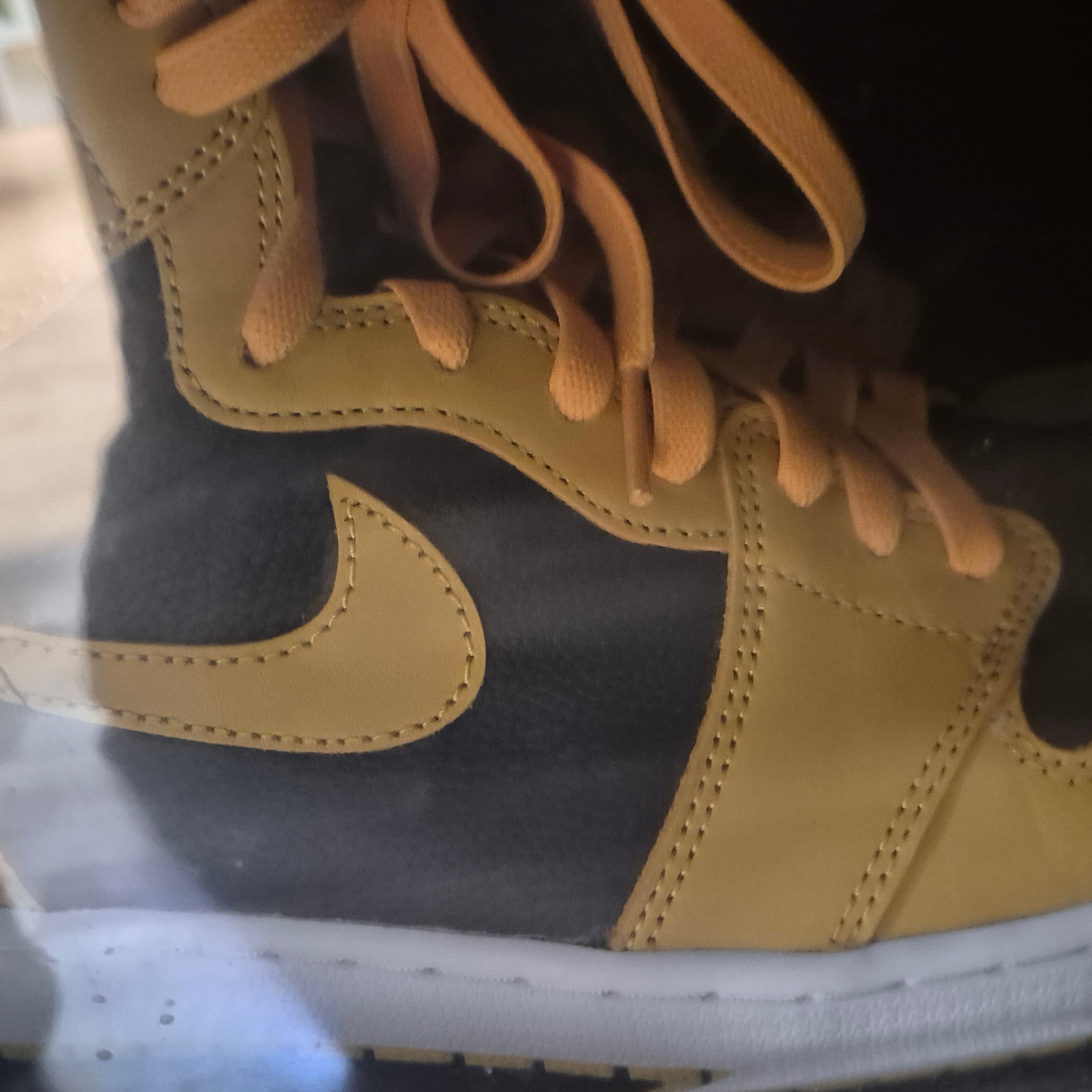 Jordan 1 Retro High OG Pollen 착용 스타일