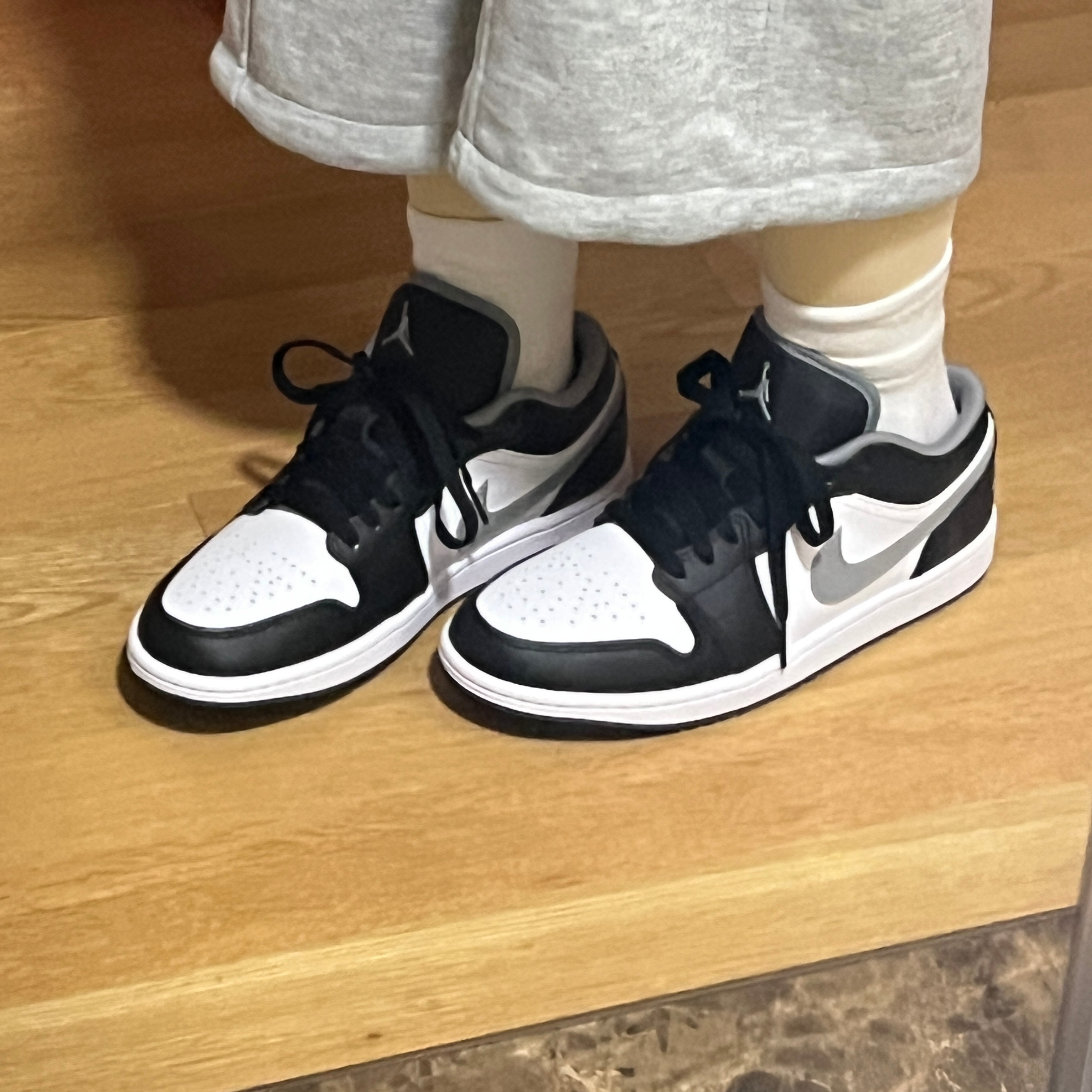 Jordan 1 Low Black Particle Grey 착용 스타일