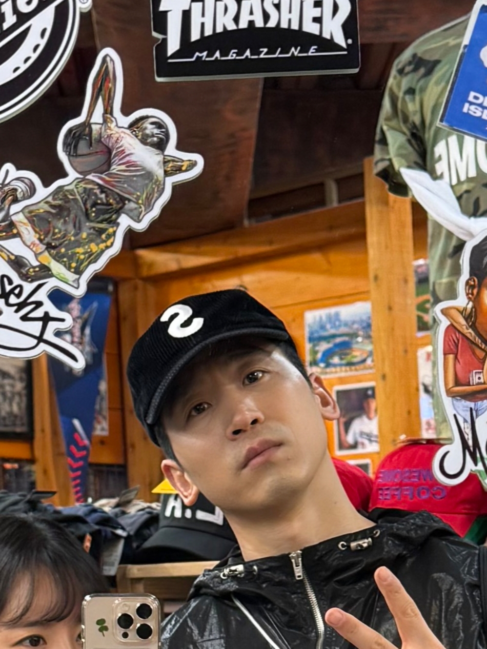 Supreme Corduroy S Logo 6-Panel Black - 23FW 착용 스타일