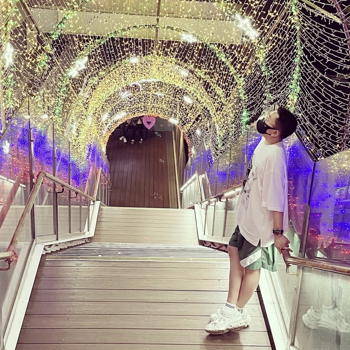 Balenciaga Track.2 Sneakers White 착용 스타일 - 2