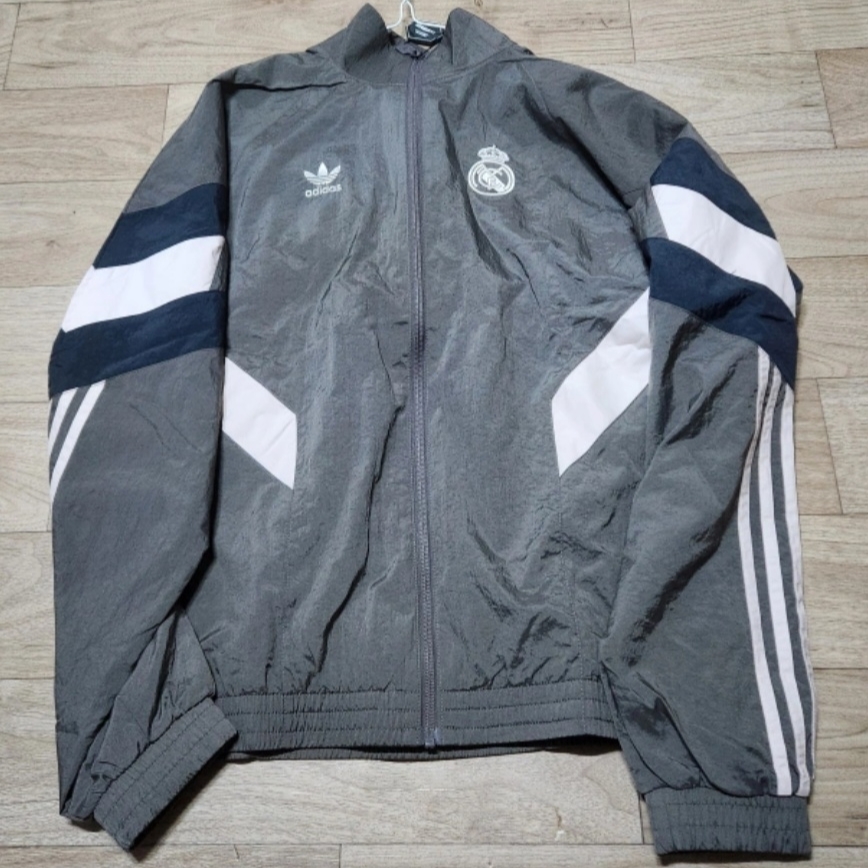 Adidas Real Madrid Originals Track Top Charcoal Grey - KR Sizing 착용 스타일