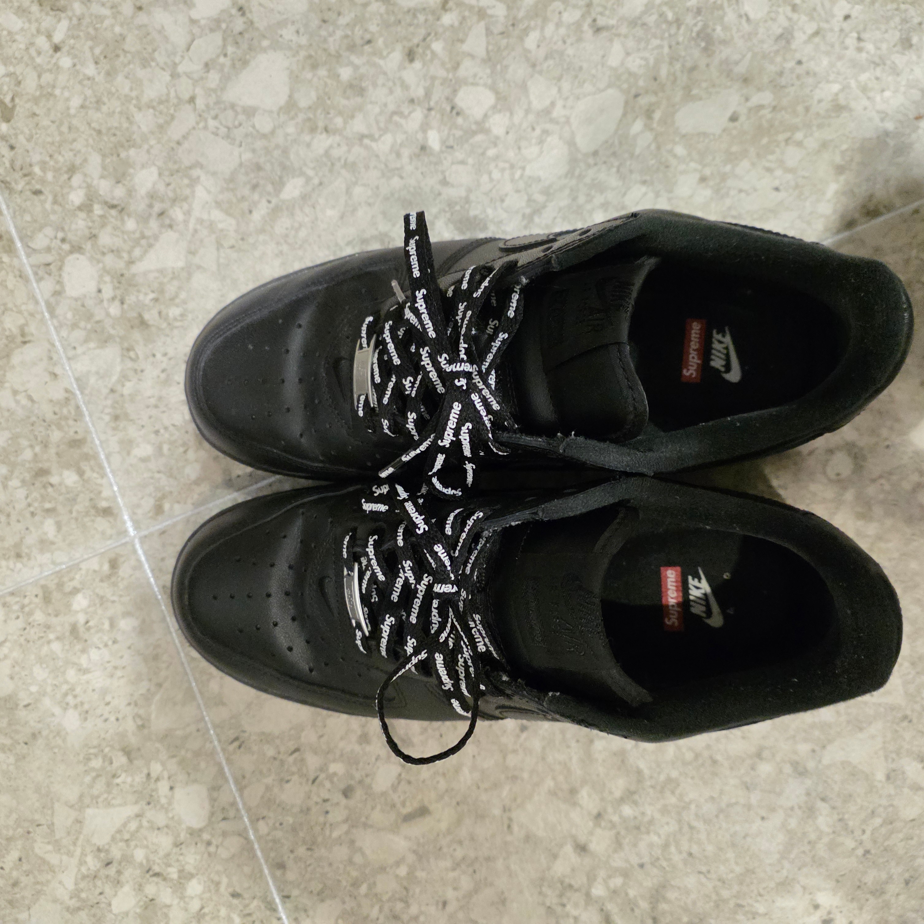 Nike x Supreme Air Force 1 Low Black 착용 스타일