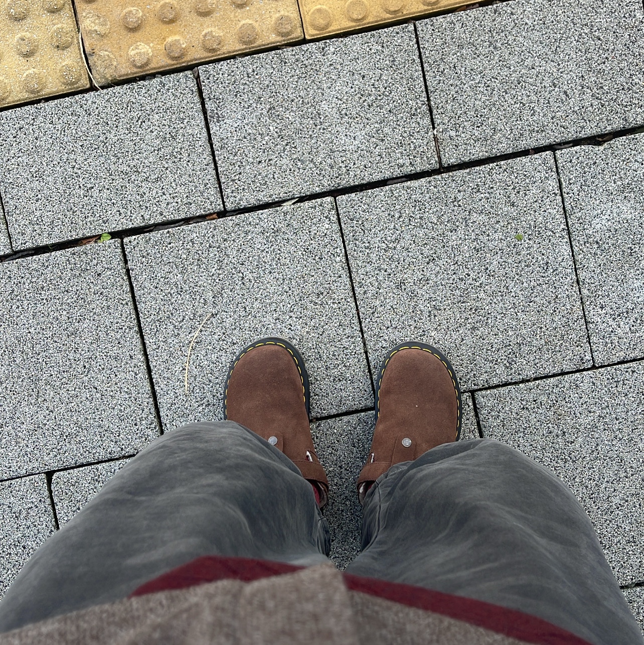 Dr. Martens Zebzag Suede Slingback Platform Mule Dark Brown - 24FW 착용 스타일