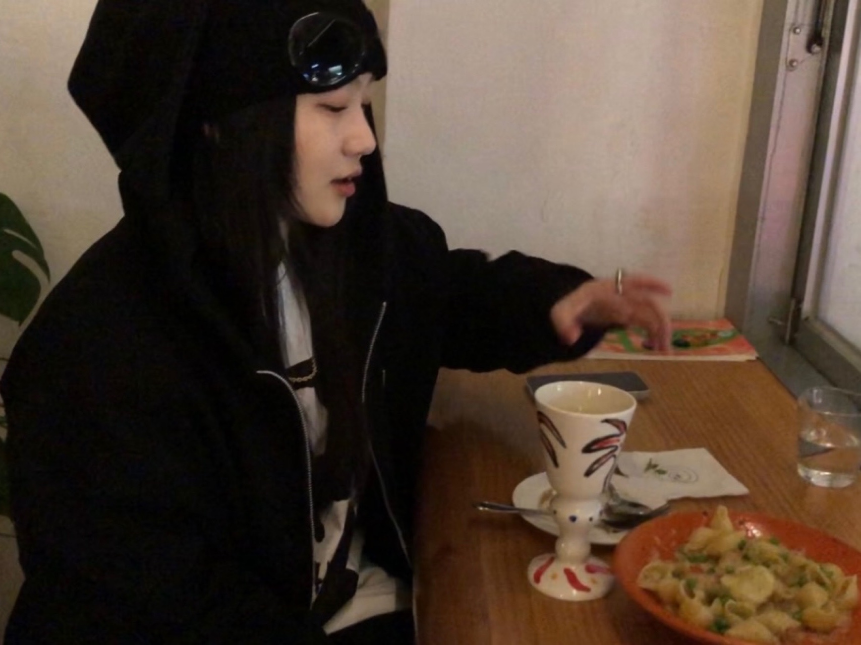 C.P. Company Extra Fine Merino Wool Goggle Beanie Black - 24FW, Juun.J Nylon Jersey Hooded Detachable MA-1 Jumper Black - 24FW 착용 스타일 - 4