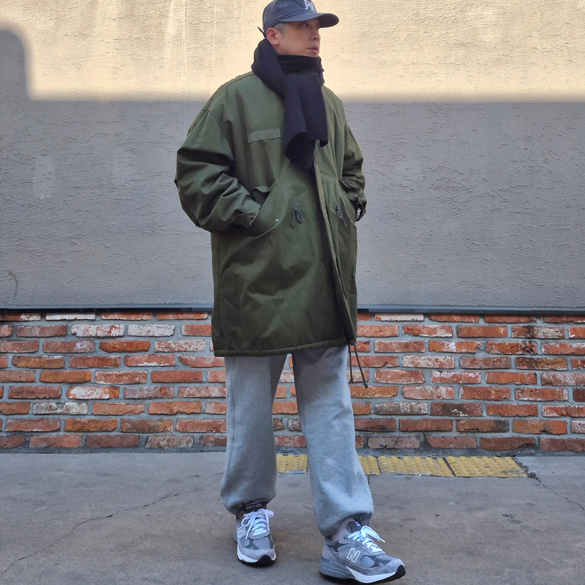 New Balance 993 Made in USA Grey - D Standard, Nike NSW Swoosh Open Hem Fleece Pants Dark Grey Heather - Asia 착용 스타일 - 5