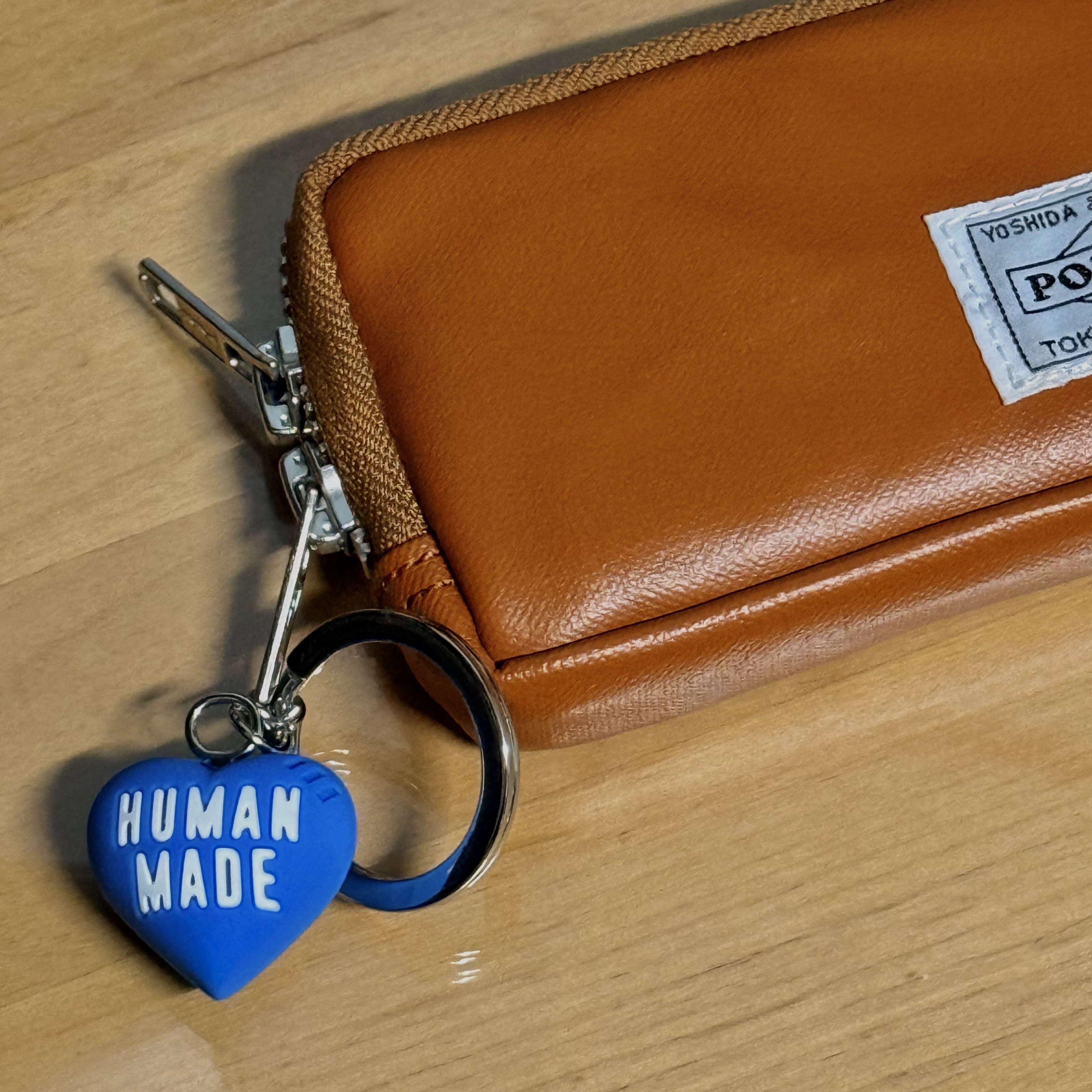 Human Made Heart Rubber Key Chain Blue, Porter Freestyle Multi Coin Case Camel 착용 스타일