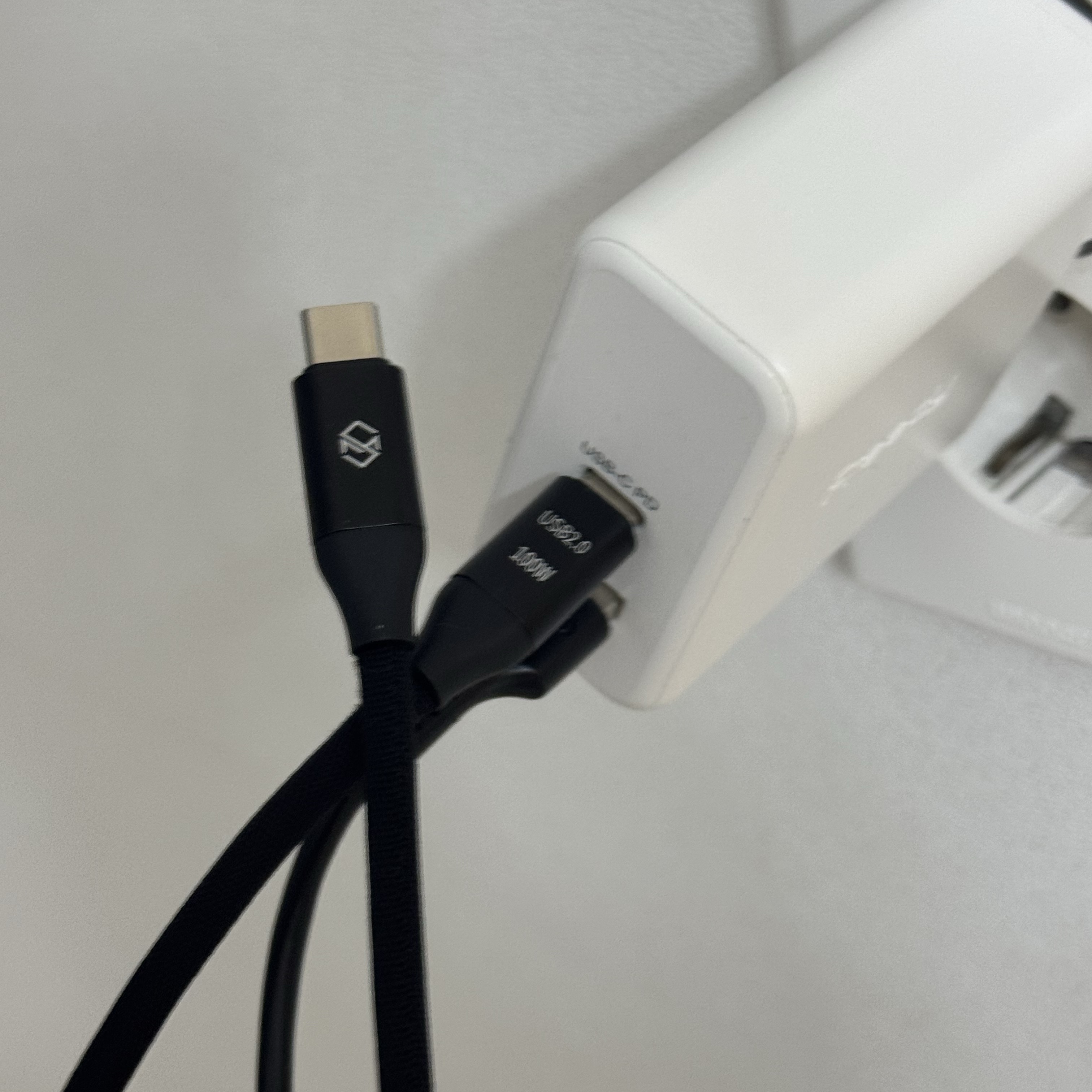 SINJIMORU Dutch 100W Quick C to C Charging Cable 2M 착용 스타일