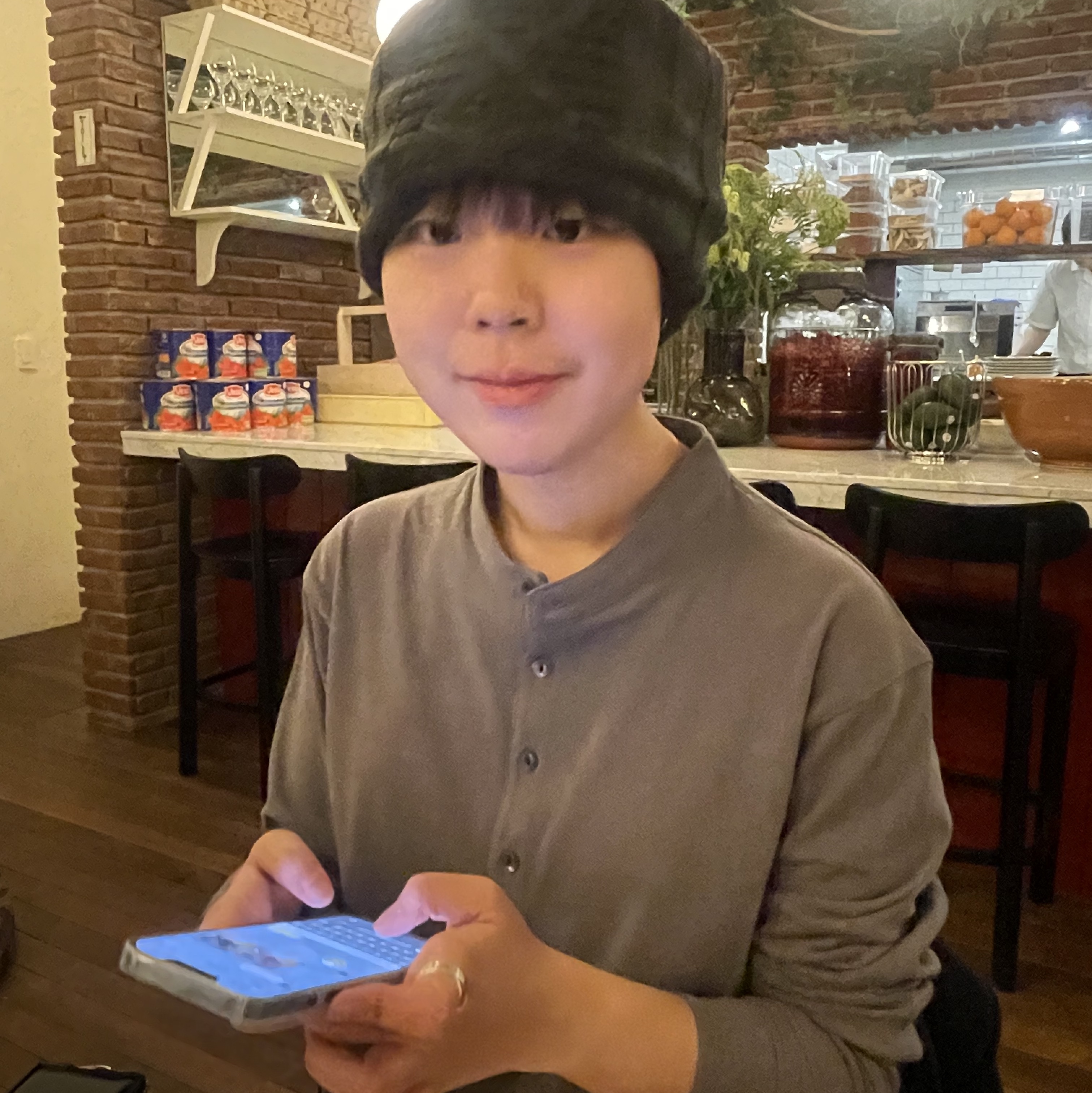 Hatchingroom Jacquard Big Beanie Charcoal 착용 스타일 - 1