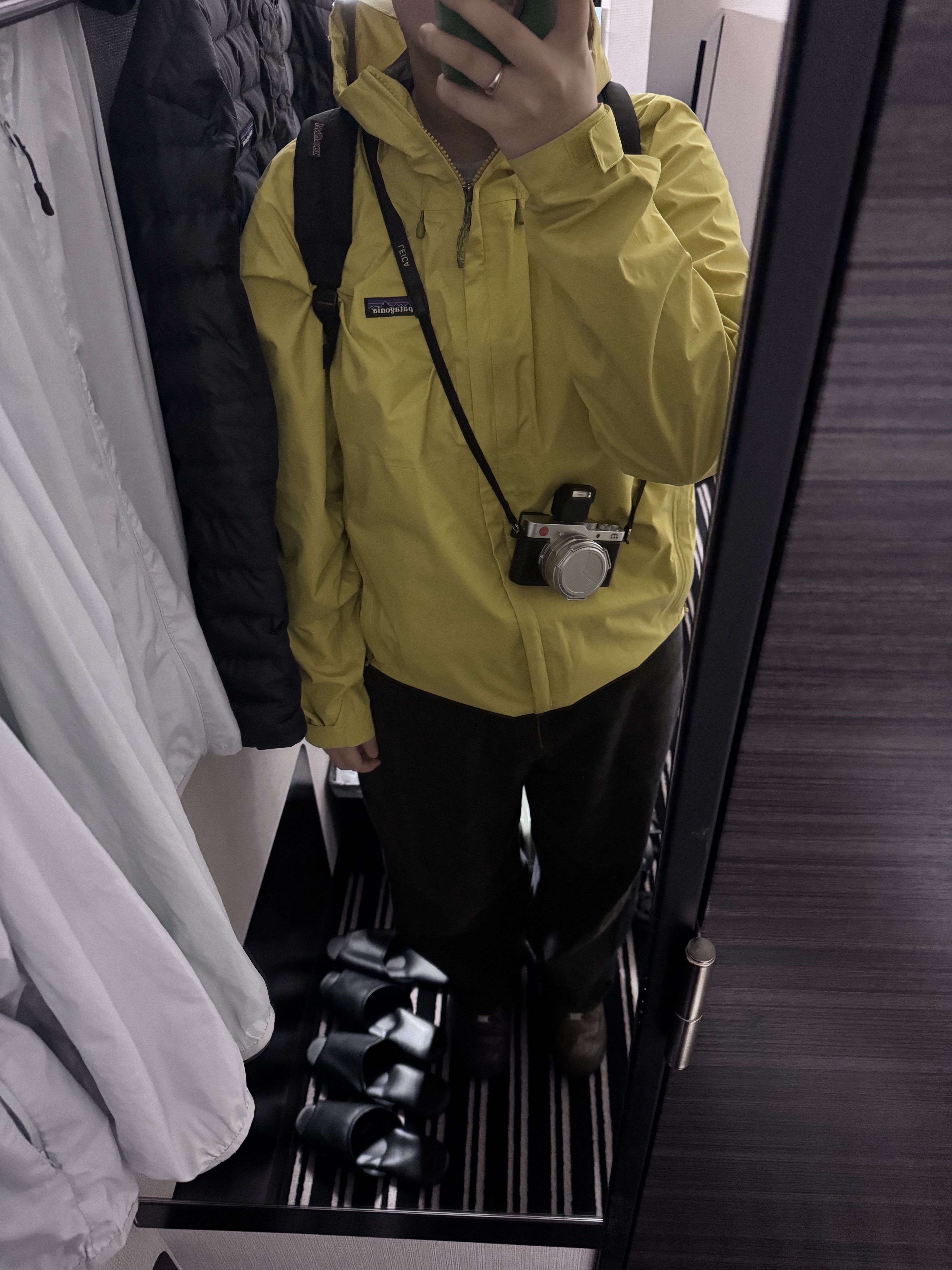 Nike x Supreme Air Force 1 Low Baroque Brown, Patagonia Torrentshell 3L Jacket Bundle Green 착용 스타일 - 1